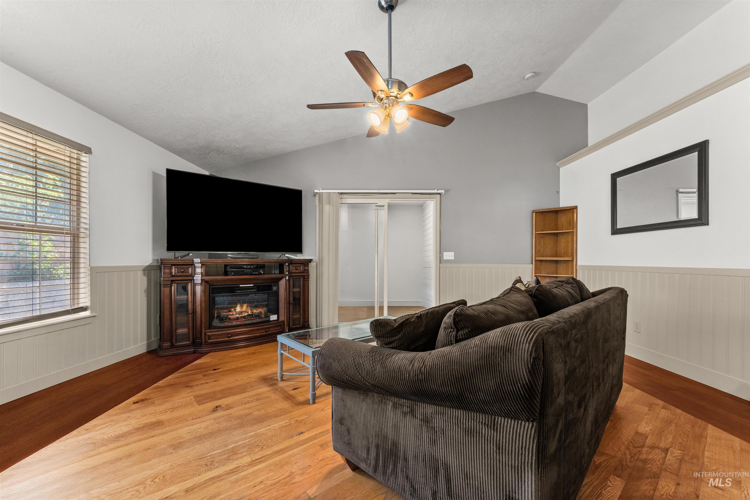 677 N Shady Grove Way, Kuna, Idaho 83634, 3 Bedrooms, 2 Bathrooms, Residential For Sale, Price $325,000,MLS 98998205