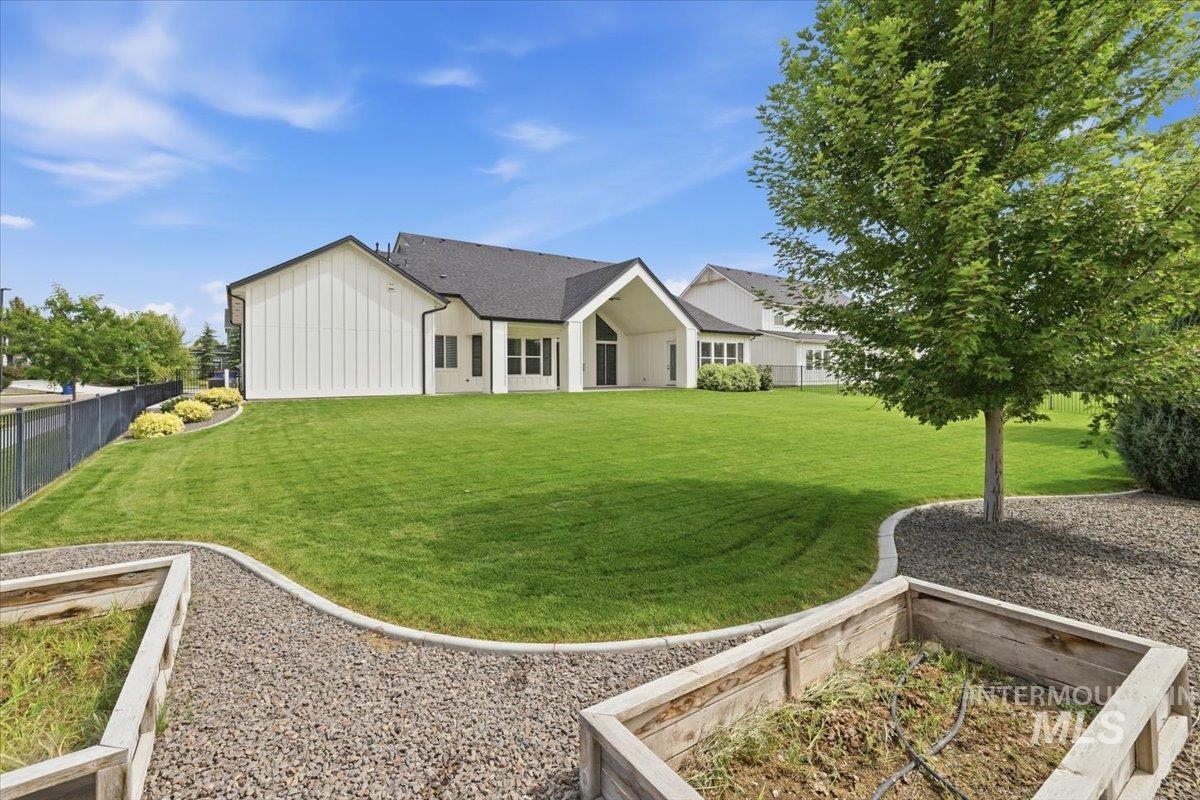 2751 N Yount Way, Eagle, Idaho 83616, 4 Bedrooms, 3.5 Bathrooms, Residential For Sale, Price $1,299,900,MLS 98998206