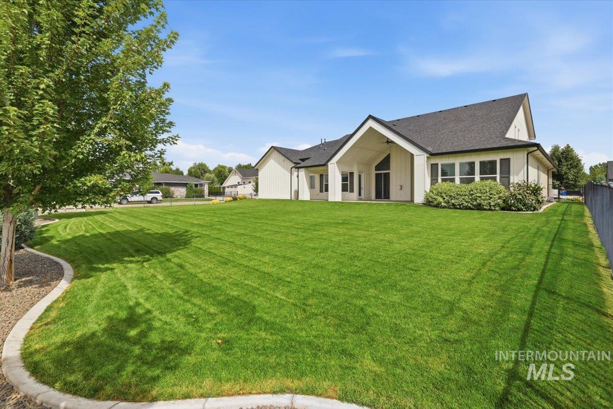 2751 N Yount Way, Eagle, Idaho 83616, 4 Bedrooms, 3.5 Bathrooms, Residential For Sale, Price $1,299,900,MLS 98998206
