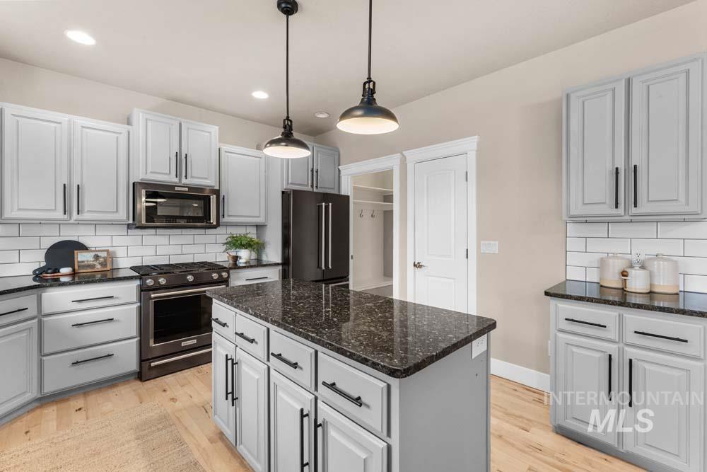 9703 W Blue Meadows St, Boise, Idaho 83709, 3 Bedrooms, 2.5 Bathrooms, Residential For Sale, Price $549,900,MLS 98998207