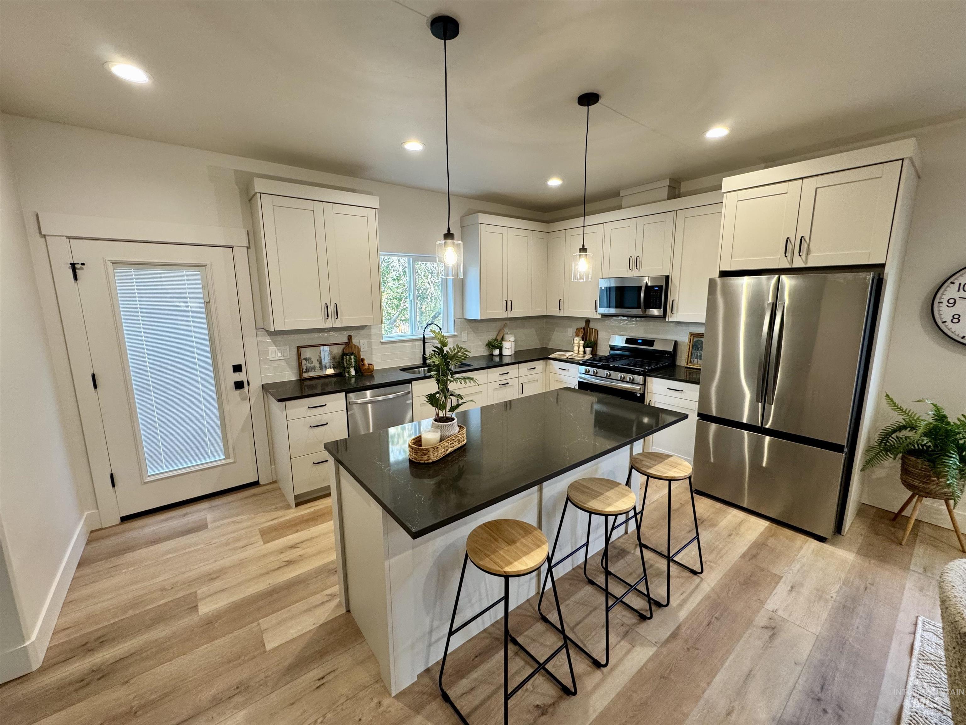 455 E C Avenue, Wendell, Idaho 83355, 3 Bedrooms, 2 Bathrooms, Residential For Sale, Price $349,500,MLS 98998209