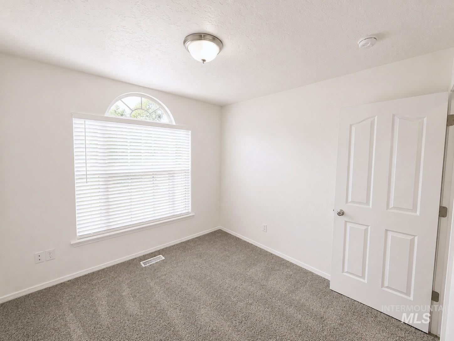 528 Pennsylvania ct, Nampa, Idaho 83686, 3 Bedrooms, 3 Bathrooms, Residential For Sale, Price $375,900,MLS 98998210