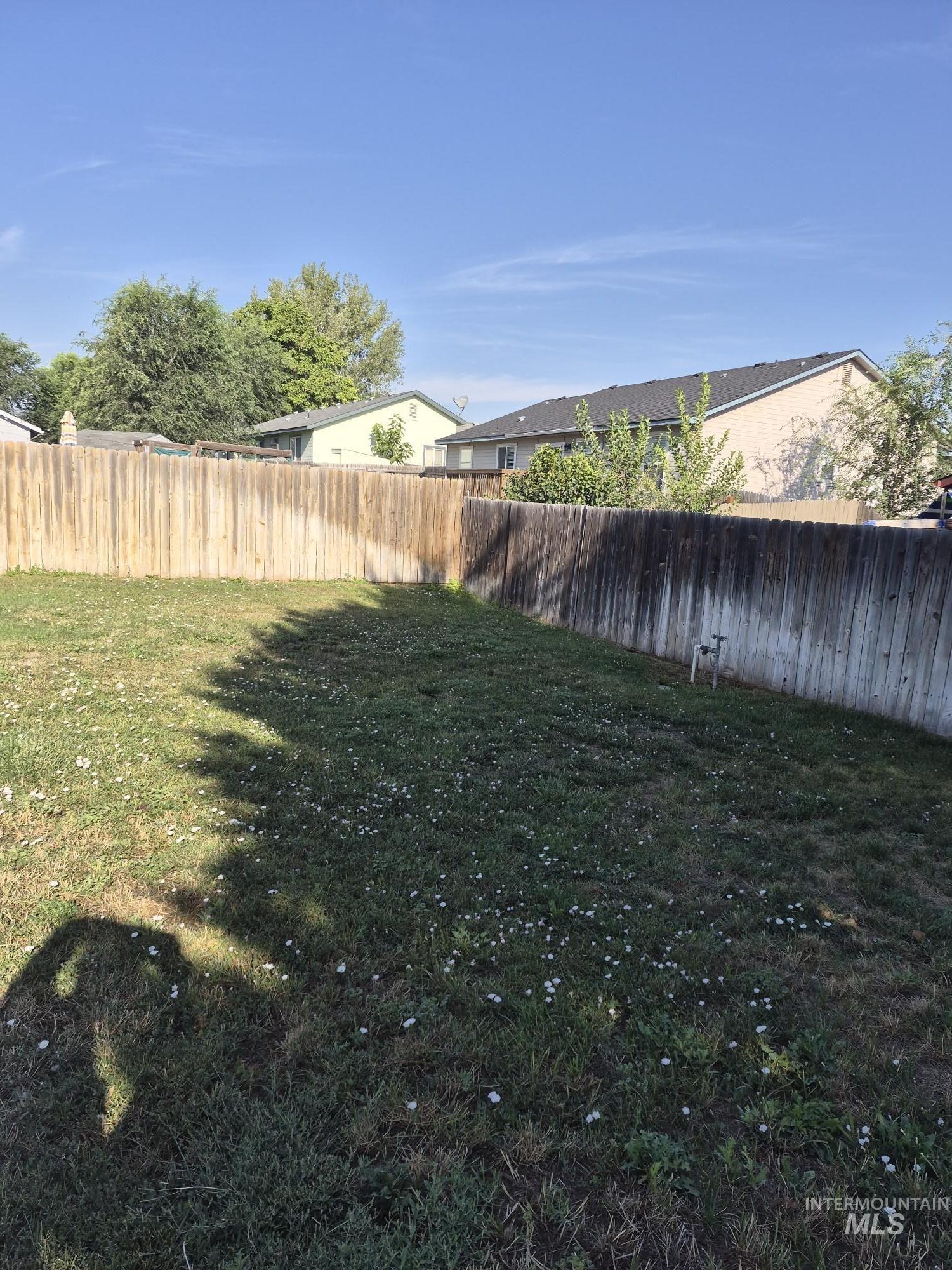 528 Pennsylvania ct, Nampa, Idaho 83686, 3 Bedrooms, 3 Bathrooms, Residential For Sale, Price $375,900,MLS 98998210