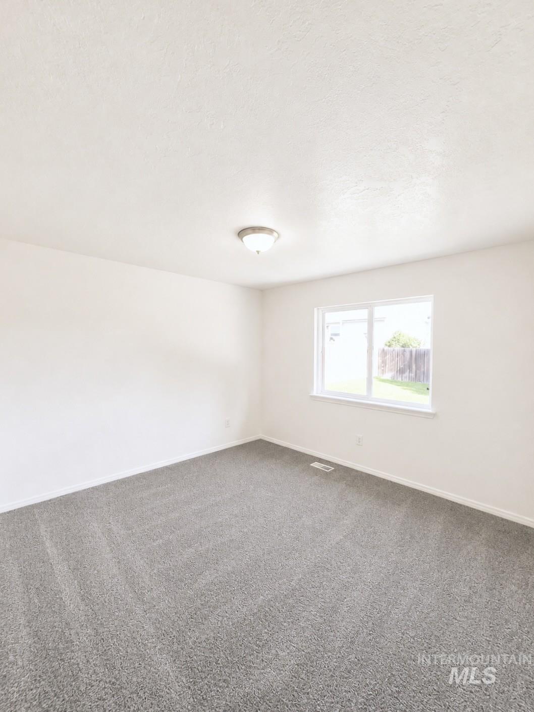 528 Pennsylvania ct, Nampa, Idaho 83686, 3 Bedrooms, 3 Bathrooms, Residential For Sale, Price $375,900,MLS 98998210