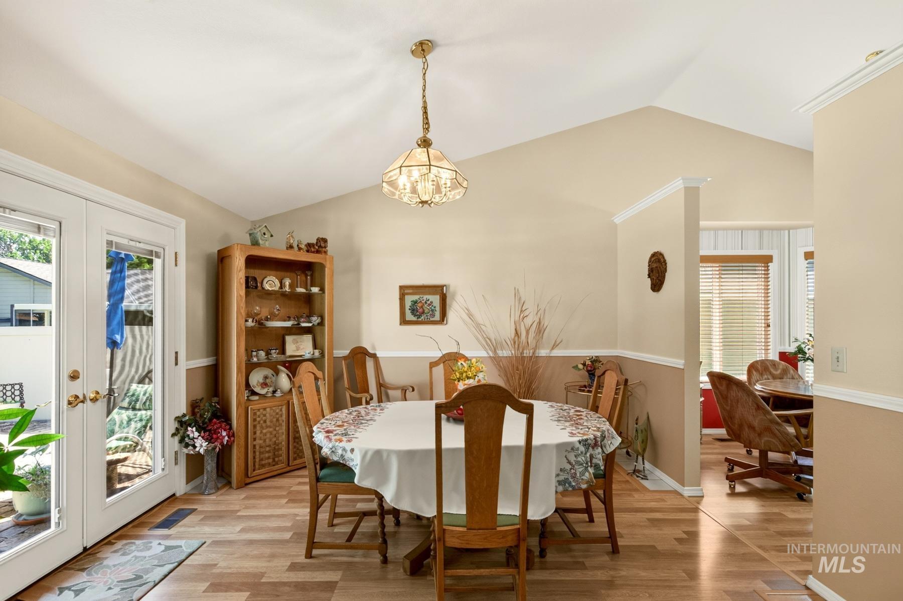 3604 N 39th St, Boise, Idaho 83703, 3 Bedrooms, 2 Bathrooms, Residential For Sale, Price $549,900,MLS 98998211