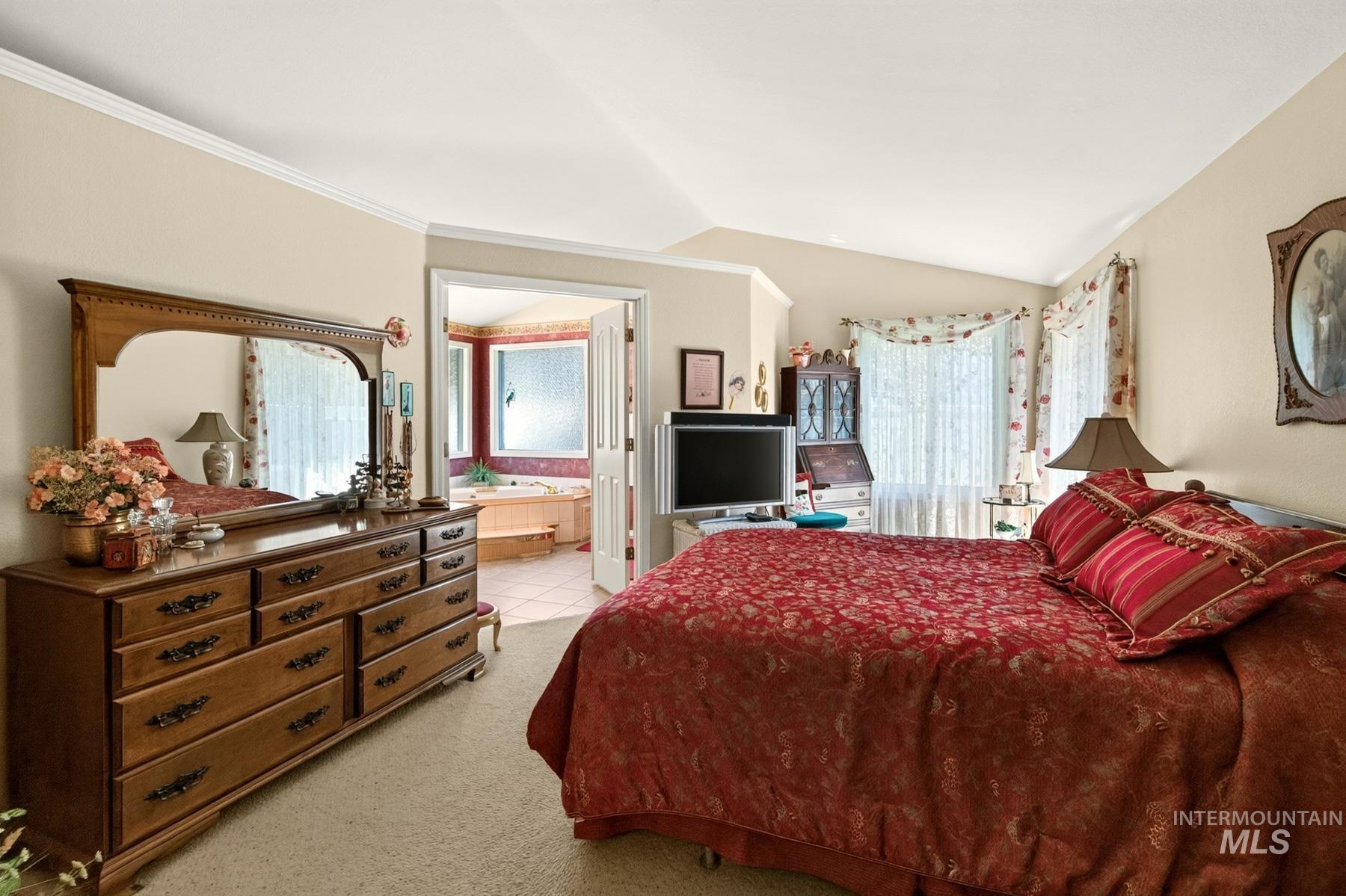3604 N 39th St, Boise, Idaho 83703, 3 Bedrooms, 2 Bathrooms, Residential For Sale, Price $549,900,MLS 98998211