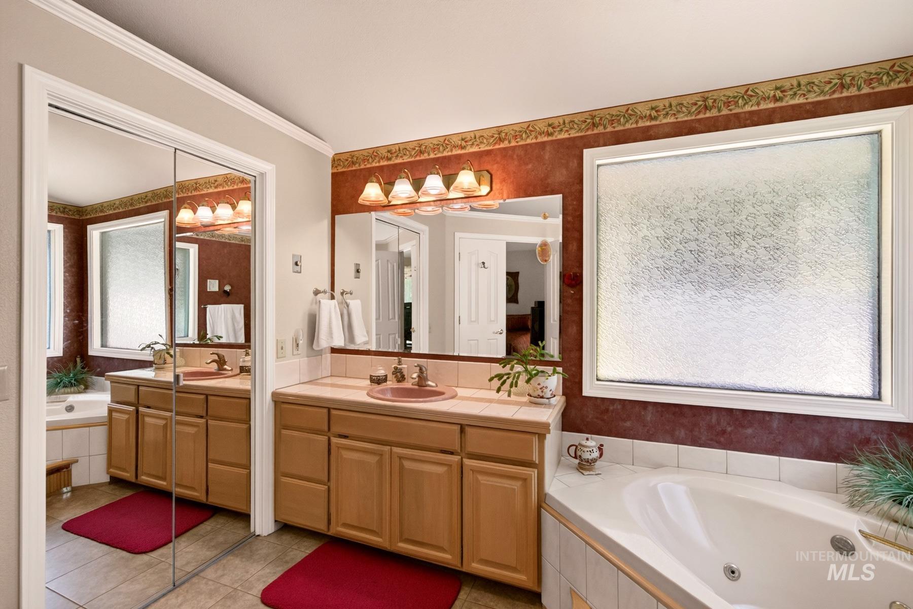 3604 N 39th St, Boise, Idaho 83703, 3 Bedrooms, 2 Bathrooms, Residential For Sale, Price $549,900,MLS 98998211