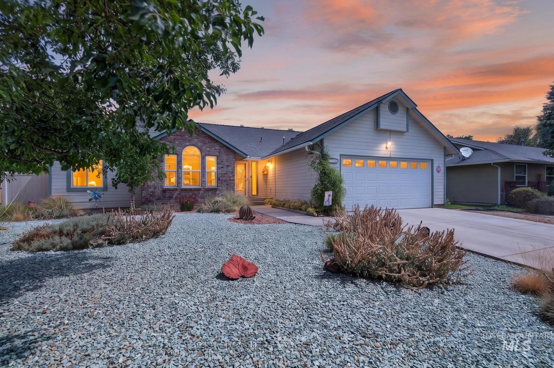 3604 N 39th St, Boise, Idaho 83703, 3 Bedrooms, 2 Bathrooms, Residential For Sale, Price $549,900,MLS 98998211