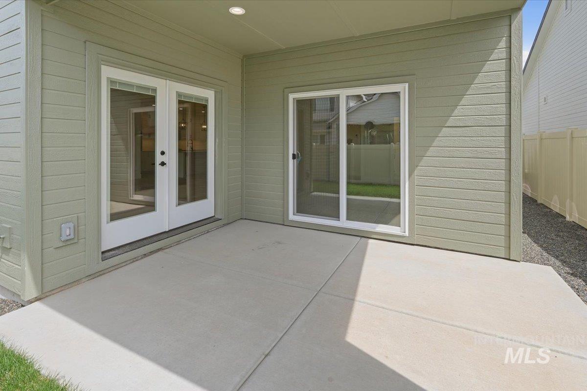 9407 S Esmeralda Ave, Kuna, Idaho 83634, 3 Bedrooms, 2 Bathrooms, Residential For Sale, Price $614,900,MLS 98998213