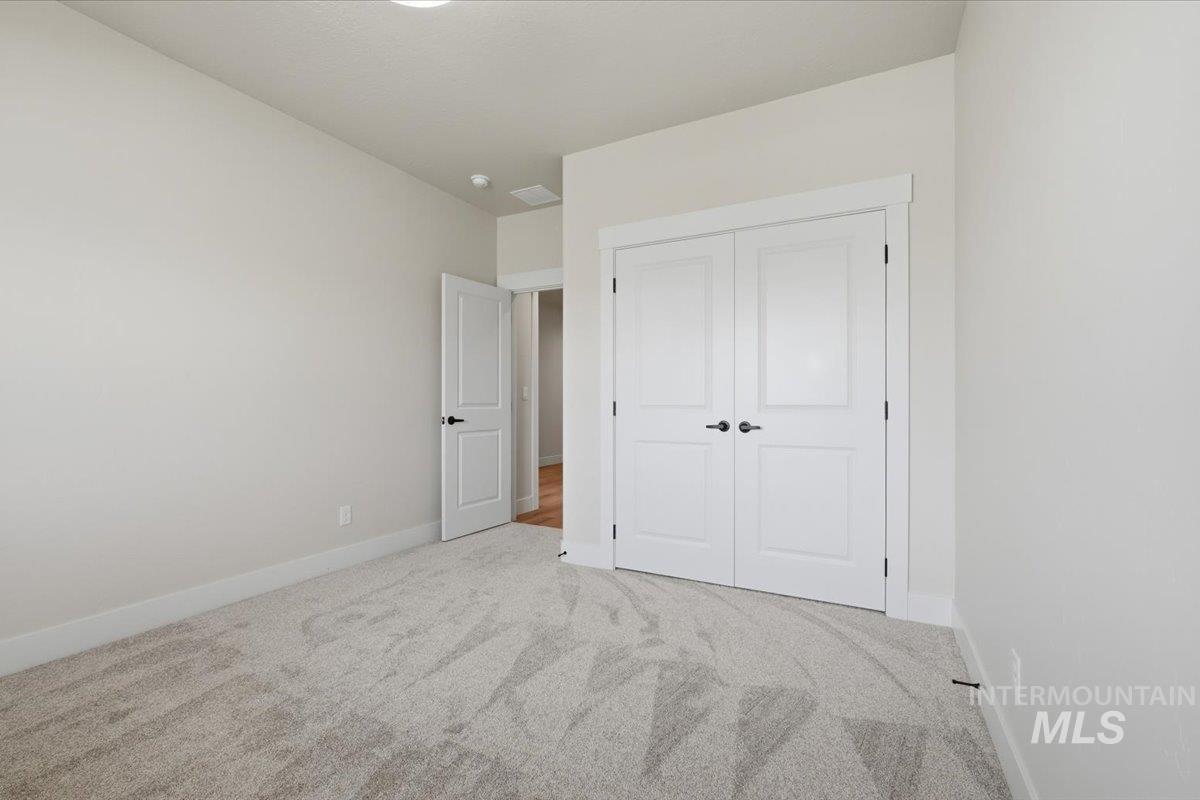 9407 S Esmeralda Ave, Kuna, Idaho 83634, 3 Bedrooms, 2 Bathrooms, Residential For Sale, Price $614,900,MLS 98998213