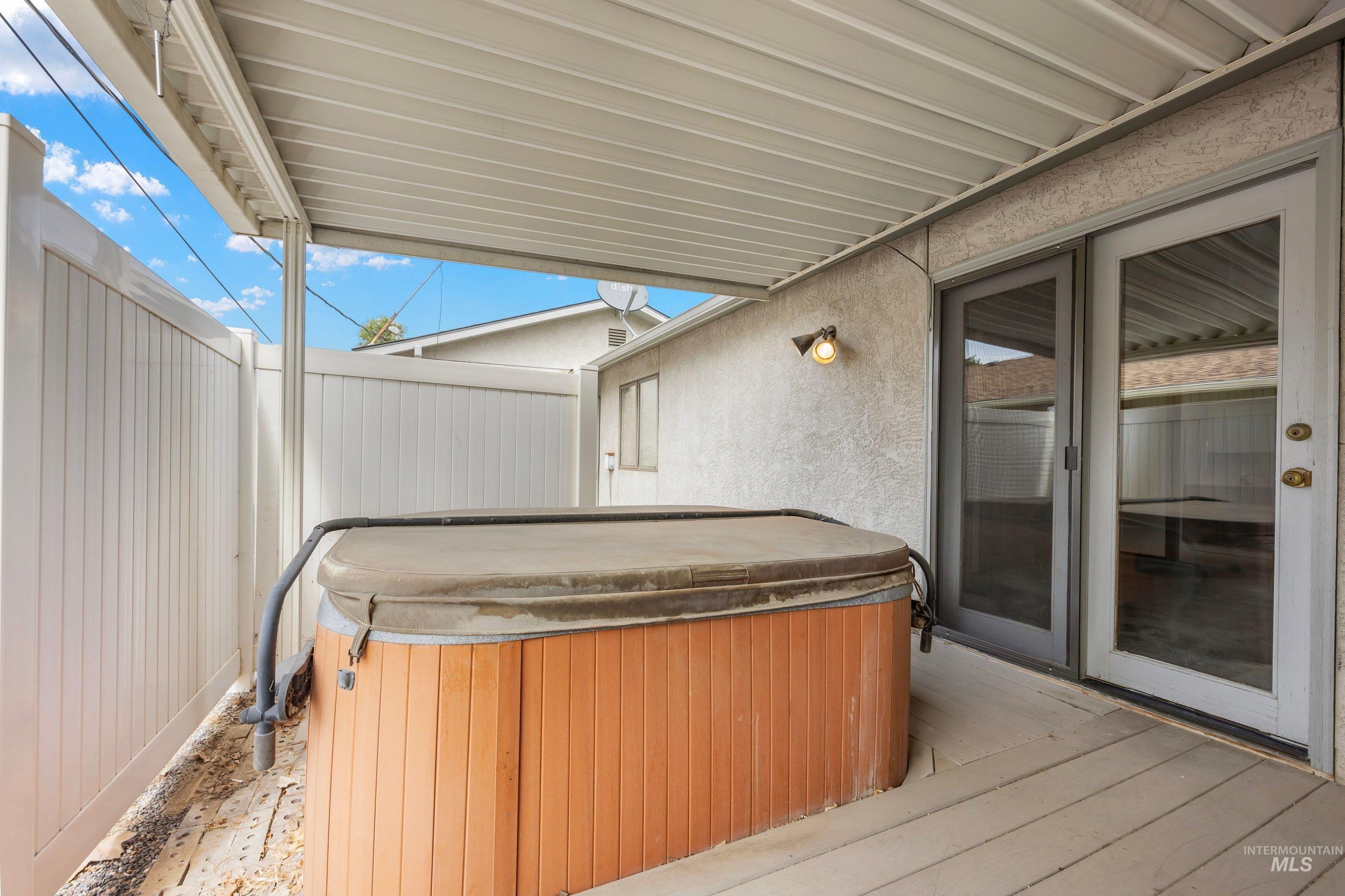1518 S Kimball Ave, Caldwell, Idaho 83605, 3 Bedrooms, 2 Bathrooms, Residential For Sale, Price $310,000,MLS 98998215