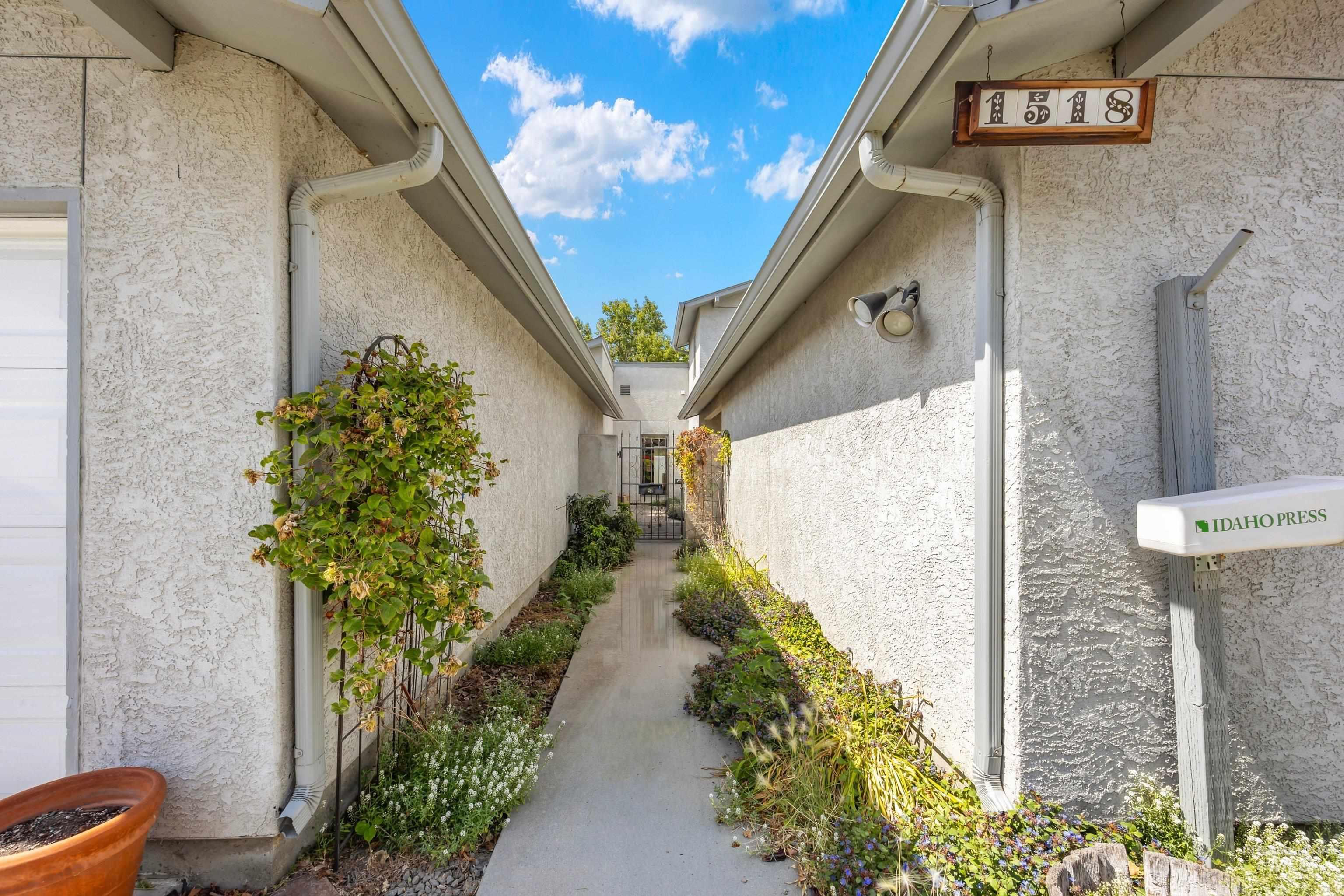 1518 S Kimball Ave, Caldwell, Idaho 83605, 3 Bedrooms, 2 Bathrooms, Residential For Sale, Price $310,000,MLS 98998215
