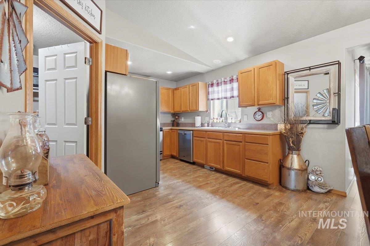 105 Silver Sage Pl, Homedale, Idaho 83628, 4 Bedrooms, 2.5 Bathrooms, Residential For Sale, Price $479,900,MLS 98998219