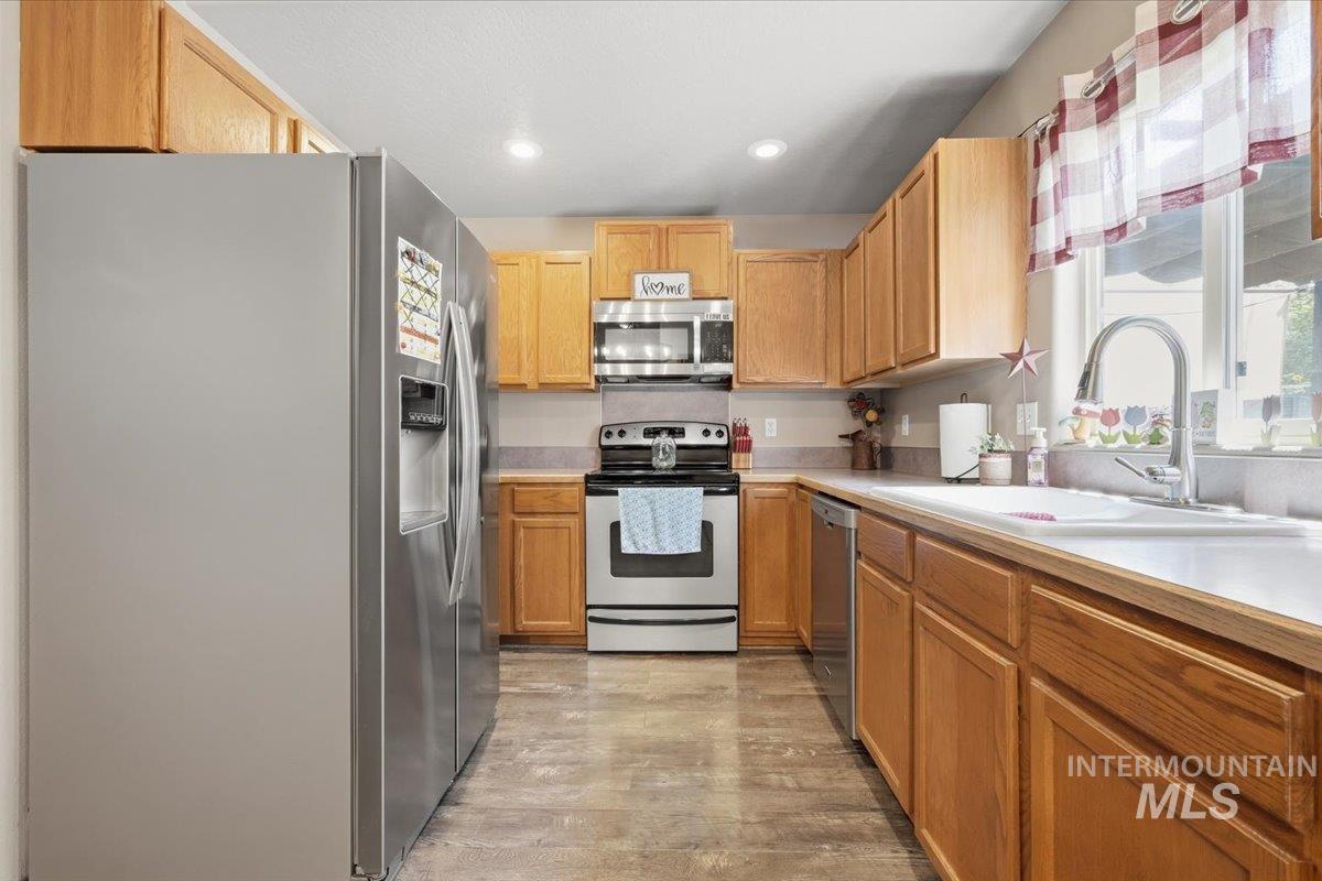 105 Silver Sage Pl, Homedale, Idaho 83628, 4 Bedrooms, 2.5 Bathrooms, Residential For Sale, Price $479,900,MLS 98998219