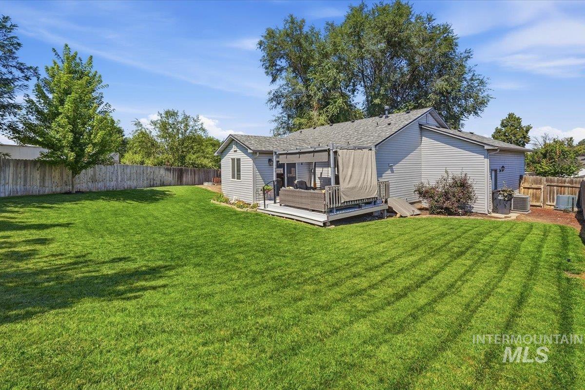 105 Silver Sage Pl, Homedale, Idaho 83628, 4 Bedrooms, 2.5 Bathrooms, Residential For Sale, Price $479,900,MLS 98998219