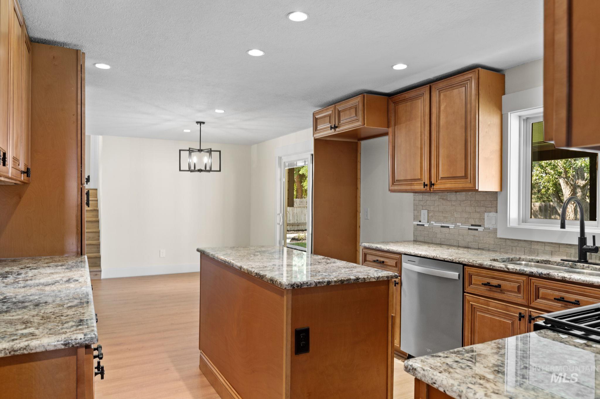 1675 S Country Terrace Way, Meridian, Idaho 83642, 4 Bedrooms, 3 Bathrooms, Residential For Sale, Price $599,900,MLS 98998220