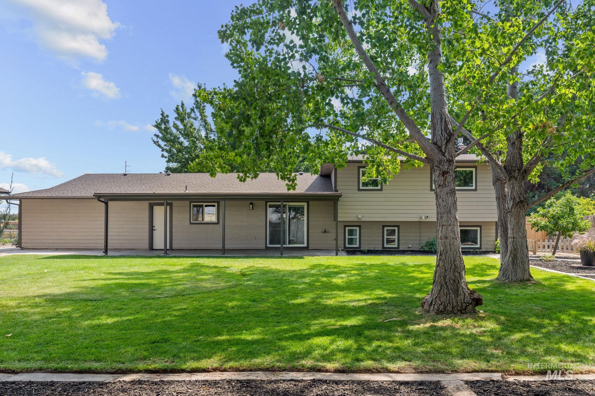 1675 S Country Terrace Way, Meridian, Idaho 83642, 4 Bedrooms, 3 Bathrooms, Residential For Sale, Price $599,900,MLS 98998220