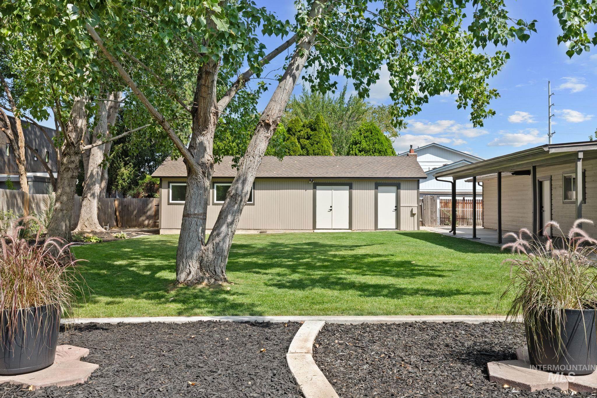 1675 S Country Terrace Way, Meridian, Idaho 83642, 4 Bedrooms, 3 Bathrooms, Residential For Sale, Price $599,900,MLS 98998220