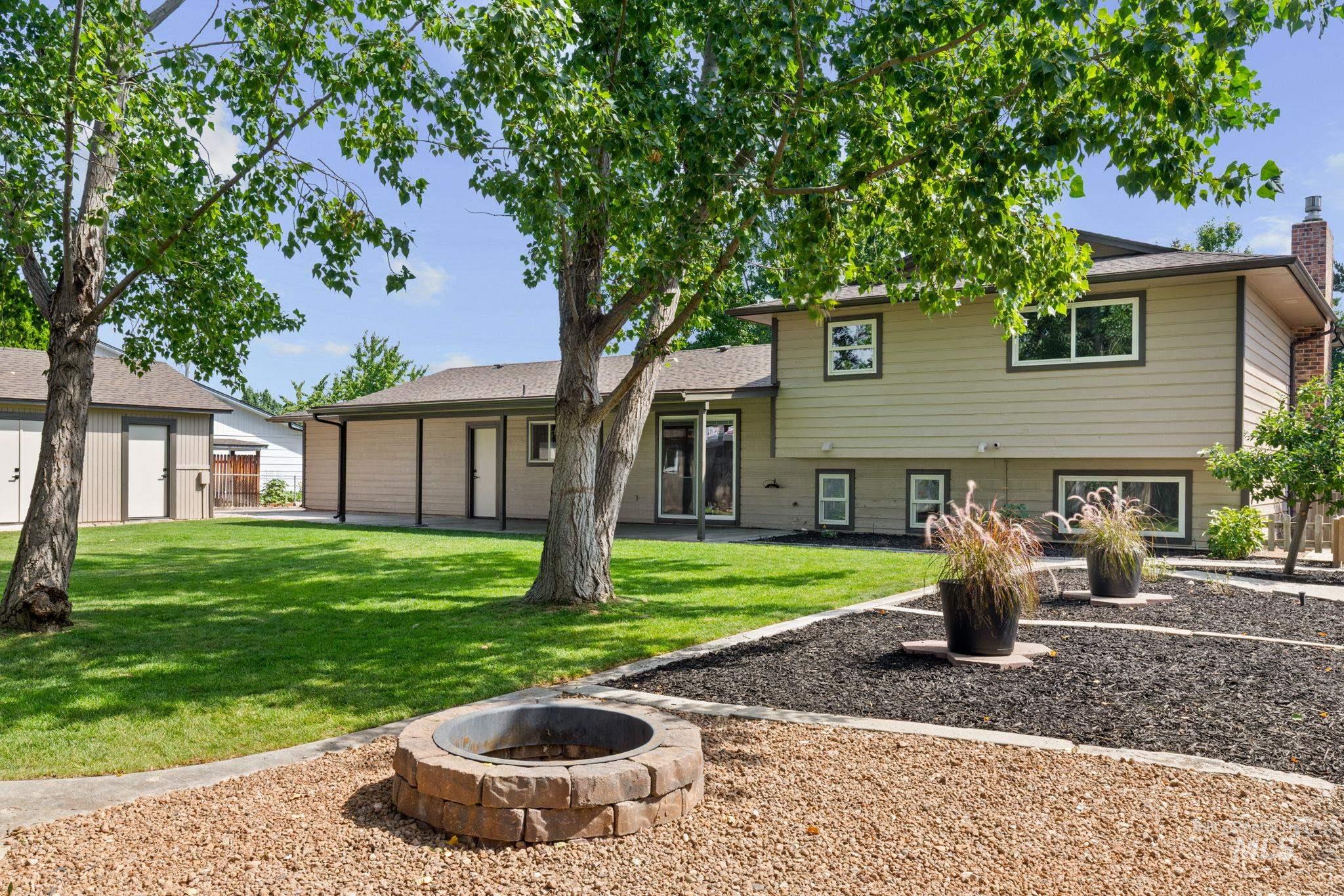 1675 S Country Terrace Way, Meridian, Idaho 83642, 4 Bedrooms, 3 Bathrooms, Residential For Sale, Price $599,900,MLS 98998220