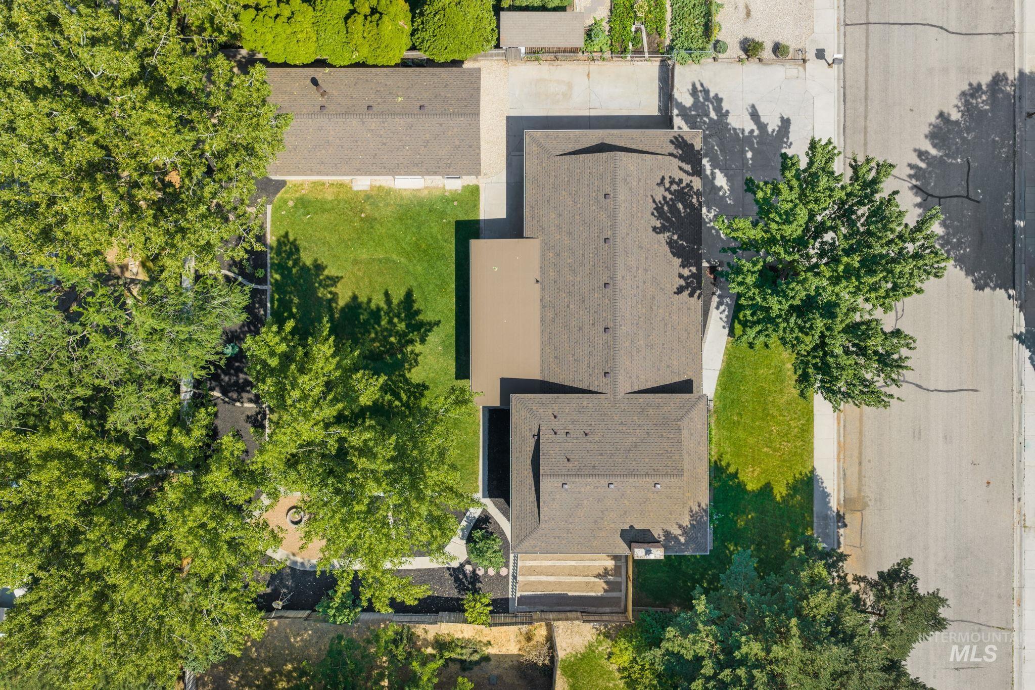 1675 S Country Terrace Way, Meridian, Idaho 83642, 4 Bedrooms, 3 Bathrooms, Residential For Sale, Price $599,900,MLS 98998220