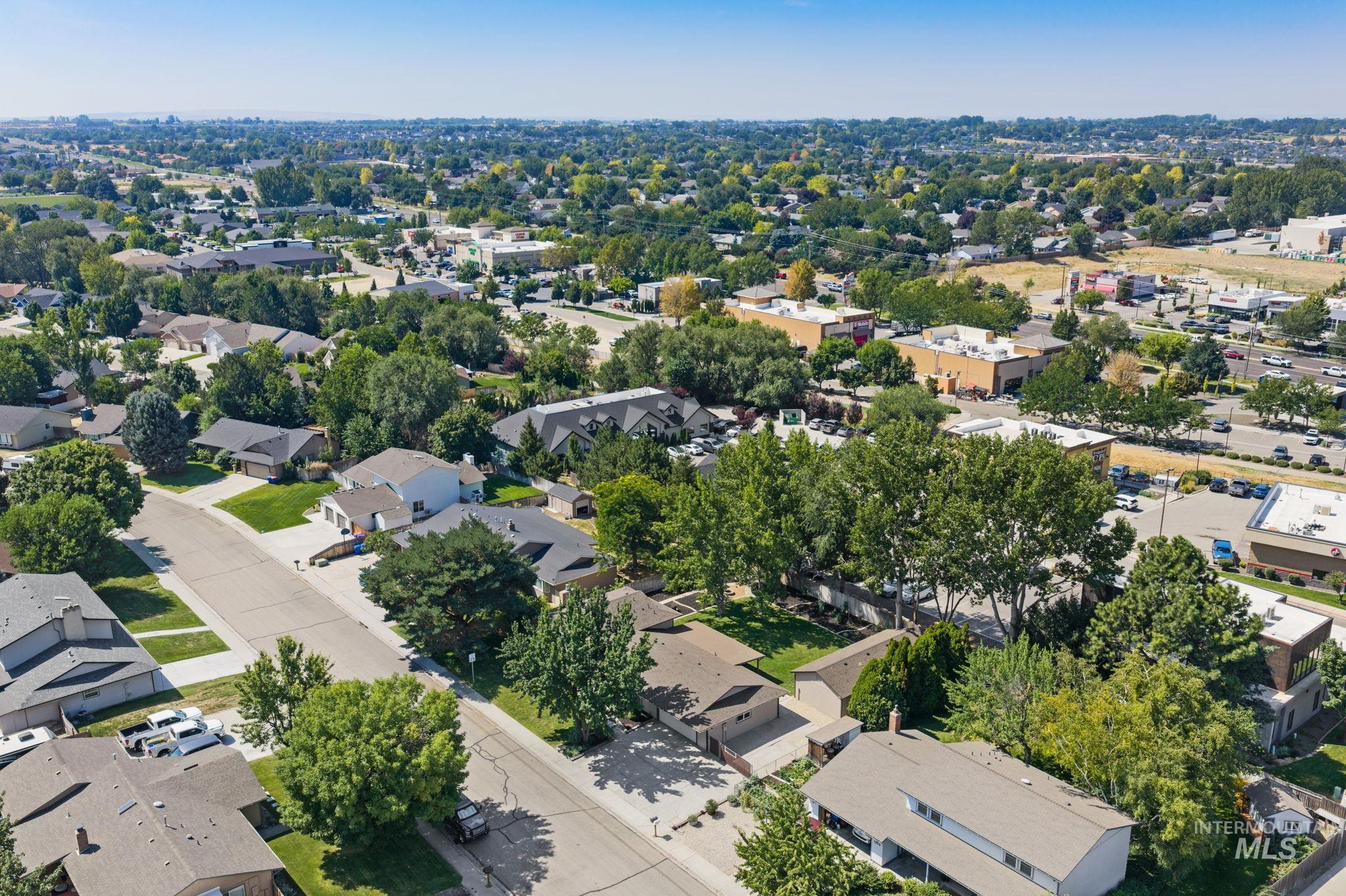 1675 S Country Terrace Way, Meridian, Idaho 83642, 4 Bedrooms, 3 Bathrooms, Residential For Sale, Price $599,900,MLS 98998220
