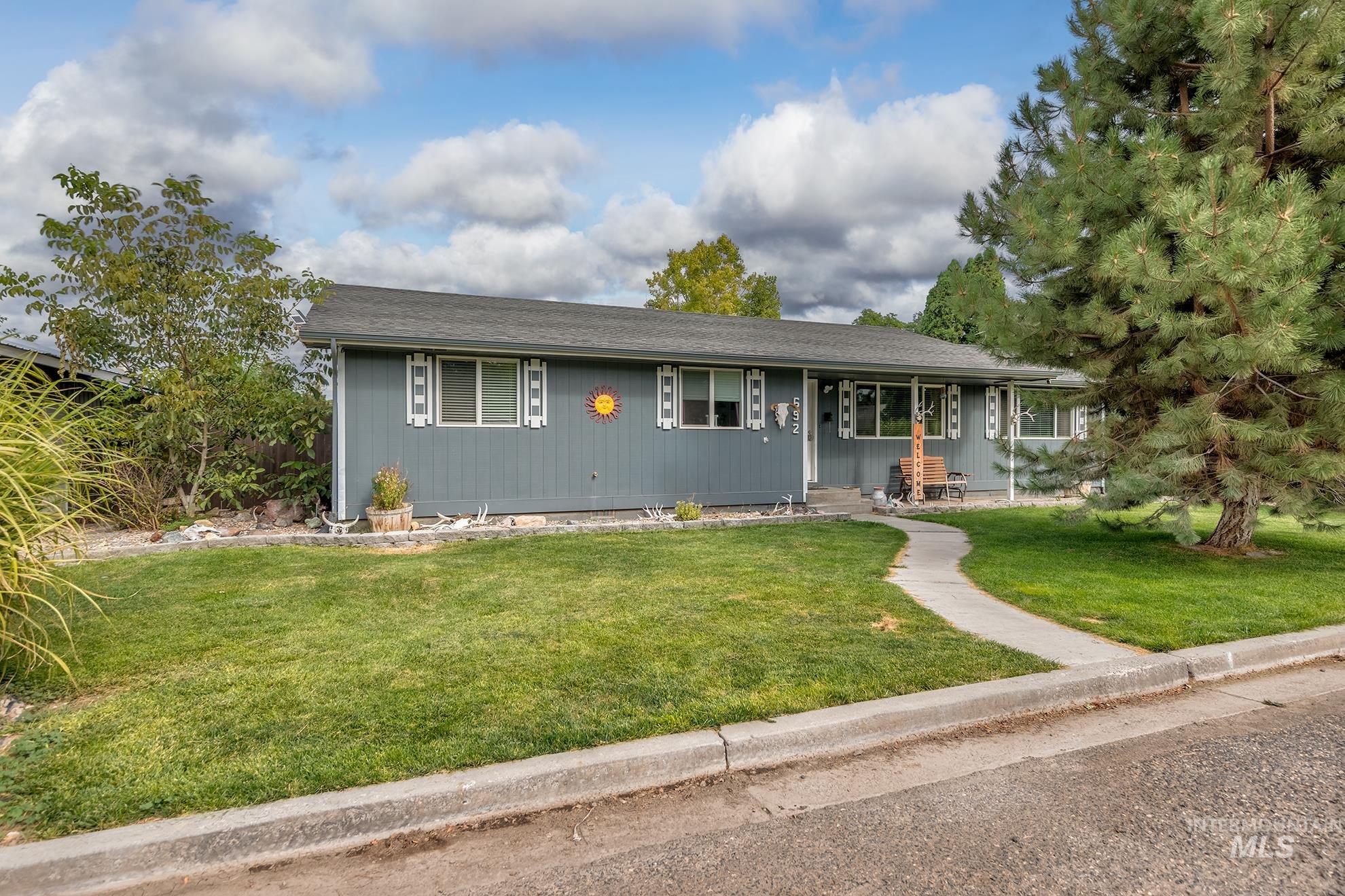 692 15th St, Vale, Oregon 97918, 3 Bedrooms, 2 Bathrooms, Residential For Sale, Price $389,000, 98998221