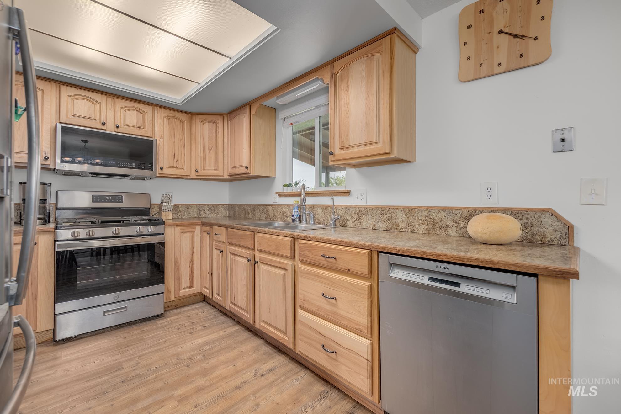 692 15th St, Vale, Oregon 97918, 3 Bedrooms, 2 Bathrooms, Residential For Sale, Price $389,000, 98998221