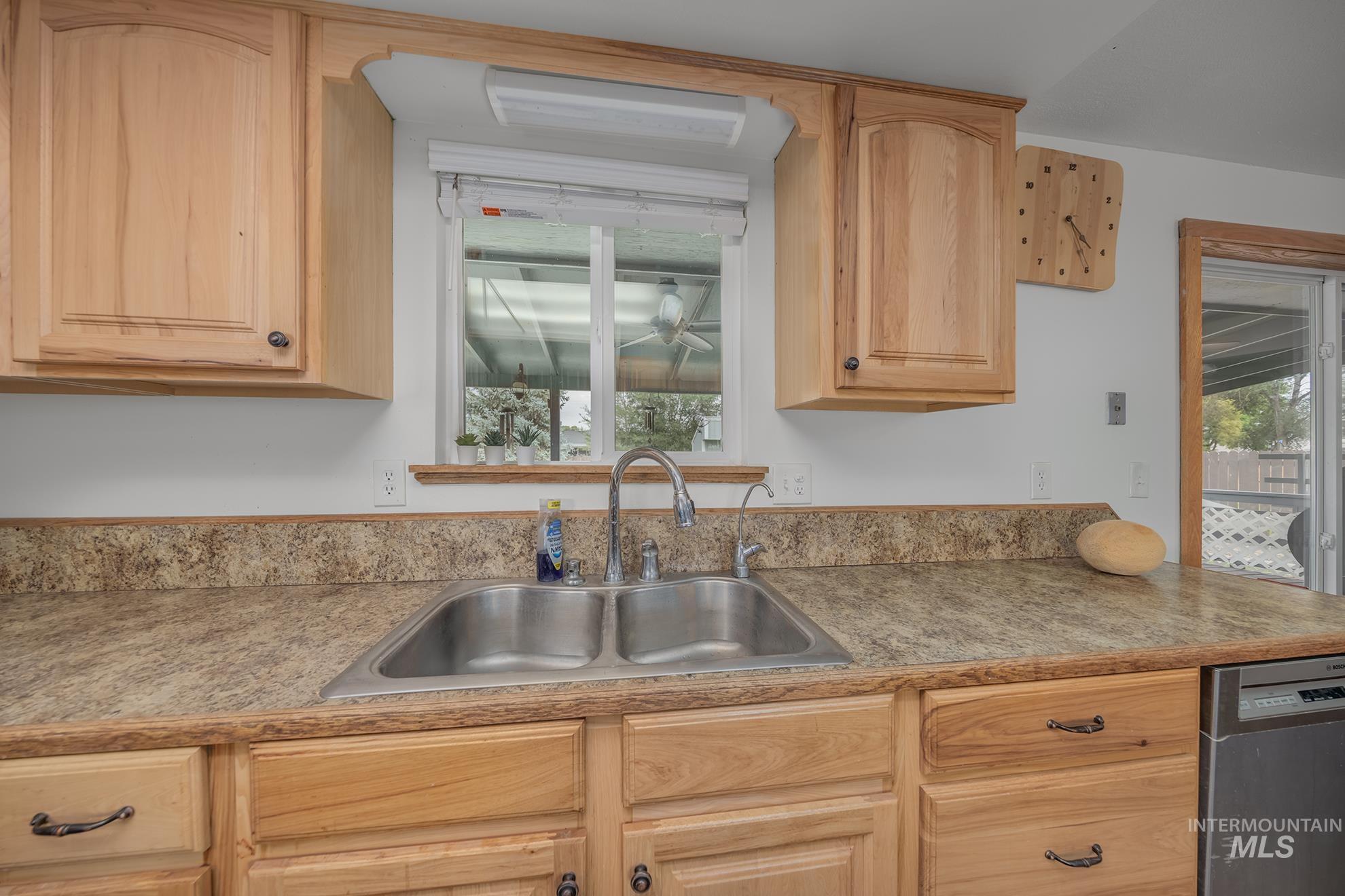692 15th St, Vale, Oregon 97918, 3 Bedrooms, 2 Bathrooms, Residential For Sale, Price $389,000, 98998221
