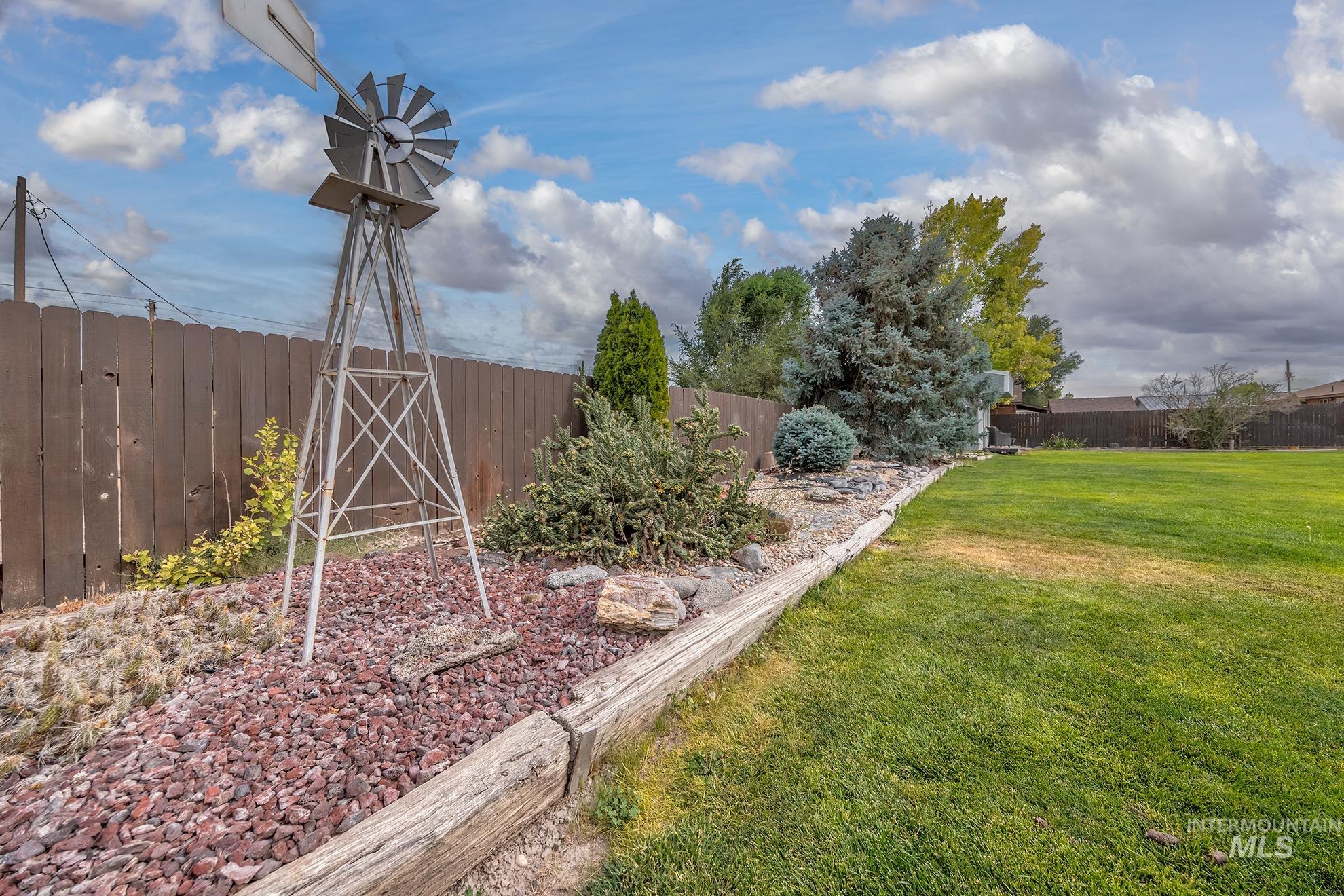 692 15th St, Vale, Oregon 97918, 3 Bedrooms, 2 Bathrooms, Residential For Sale, Price $389,000, 98998221