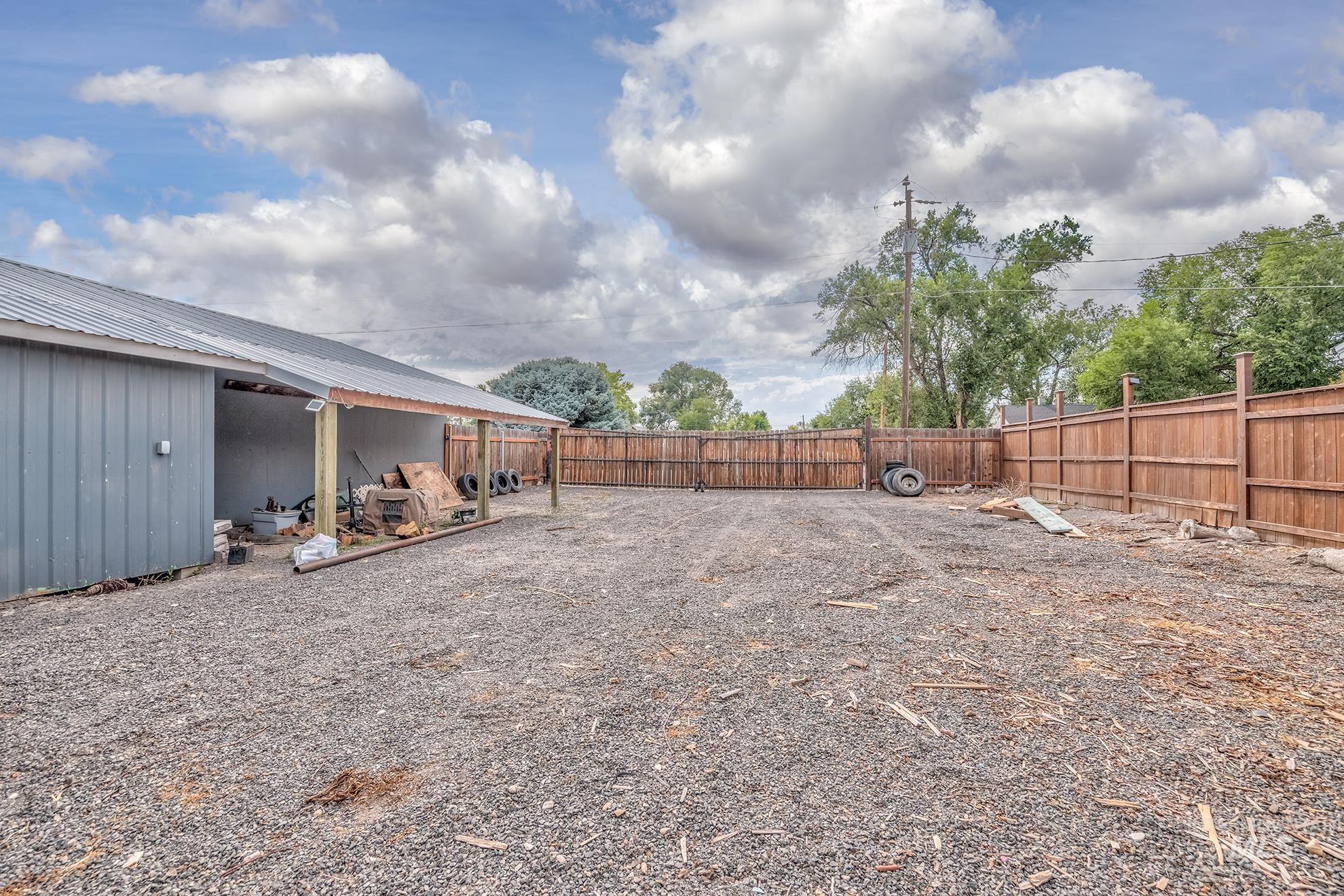 692 15th St, Vale, Oregon 97918, 3 Bedrooms, 2 Bathrooms, Residential For Sale, Price $389,000, 98998221