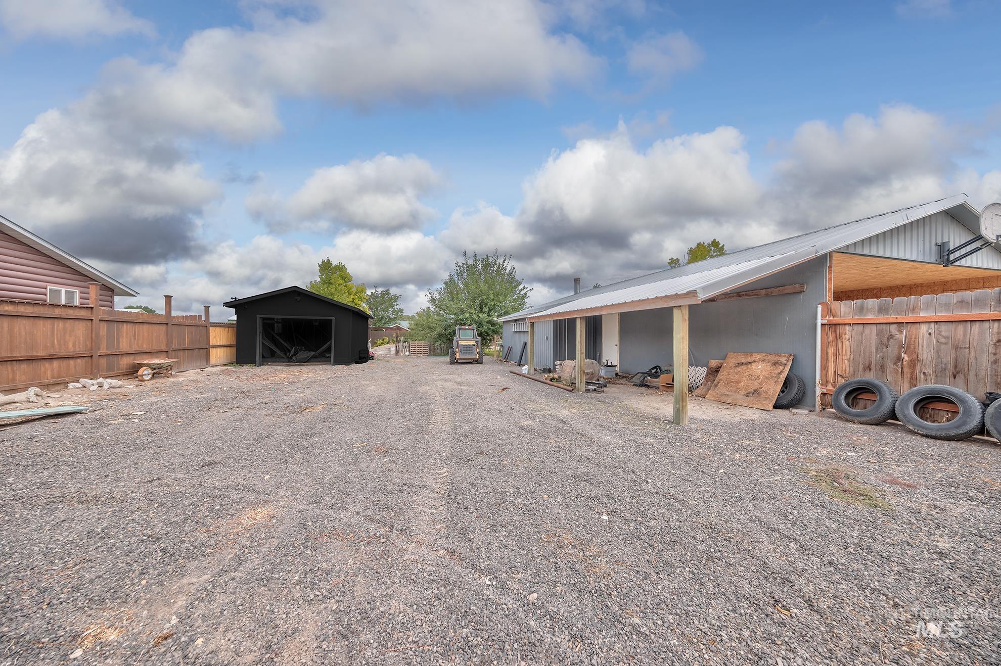 692 15th St, Vale, Oregon 97918, 3 Bedrooms, 2 Bathrooms, Residential For Sale, Price $389,000, 98998221