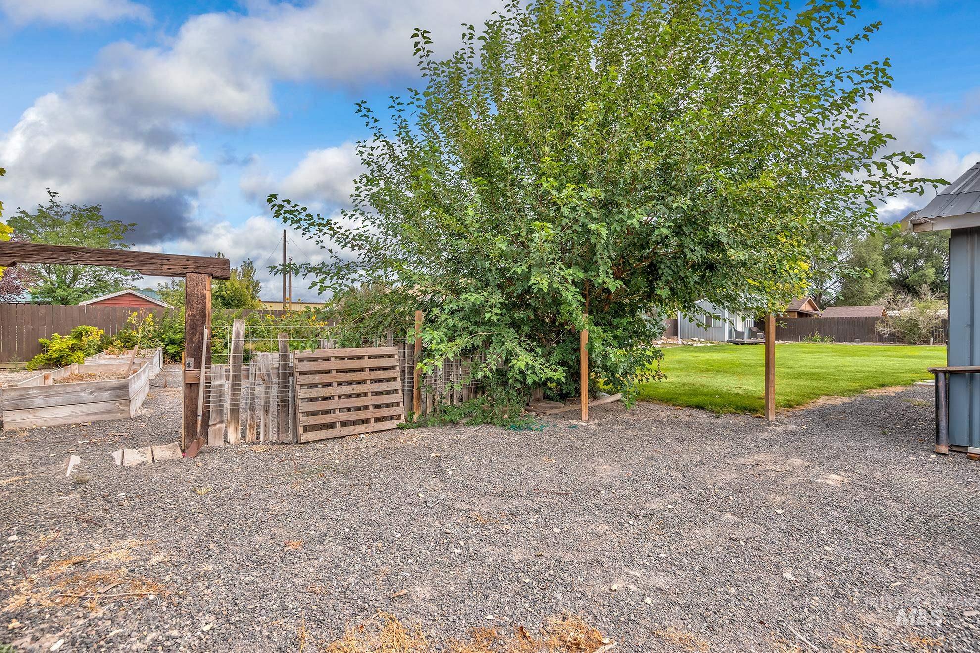 692 15th St, Vale, Oregon 97918, 3 Bedrooms, 2 Bathrooms, Residential For Sale, Price $389,000, 98998221