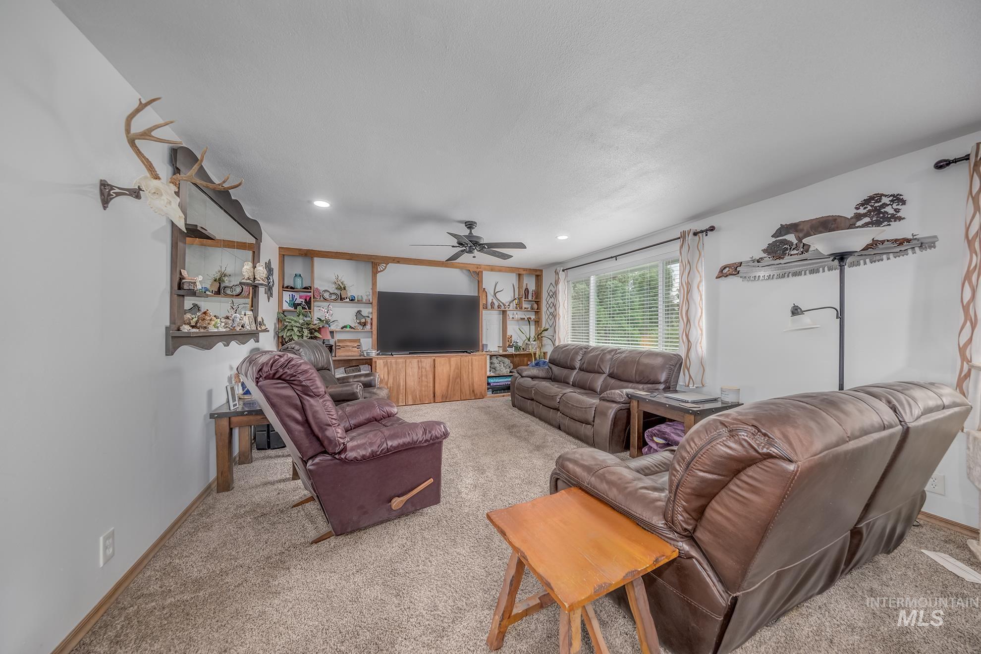 692 15th St, Vale, Oregon 97918, 3 Bedrooms, 2 Bathrooms, Residential For Sale, Price $389,000, 98998221