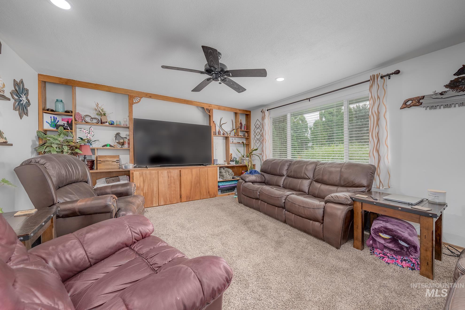 692 15th St, Vale, Oregon 97918, 3 Bedrooms, 2 Bathrooms, Residential For Sale, Price $389,000, 98998221