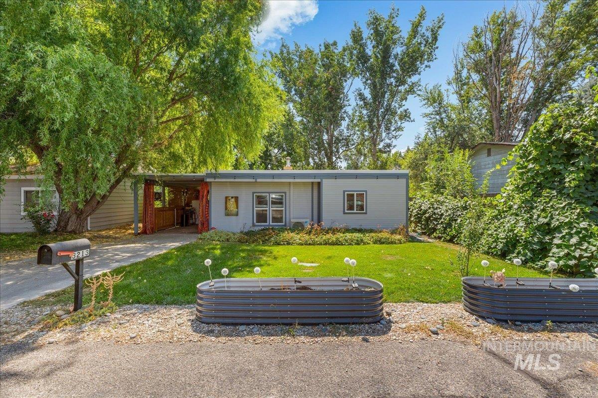 3213 W Edgemoor Road, Boise, Idaho 83703, 2 Bedrooms, 1 Bathroom, Residential For Sale, Price $415,000, 98998224