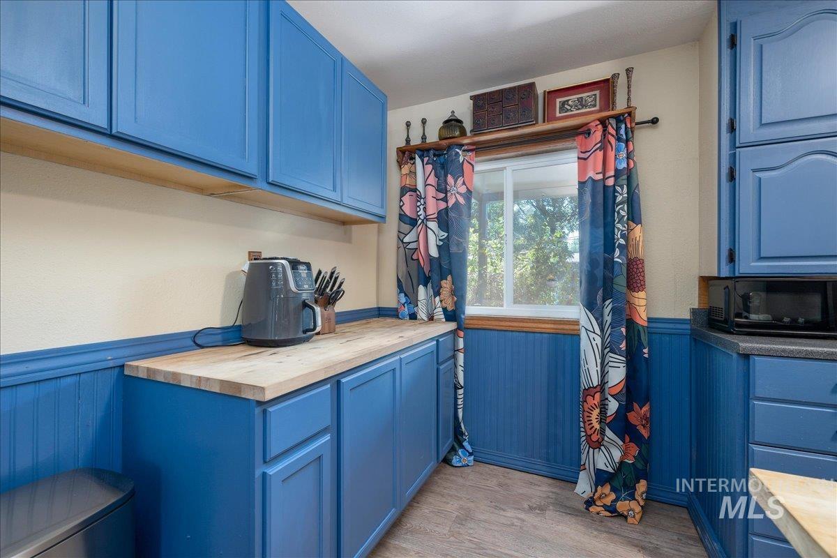 3213 W Edgemoor Road, Boise, Idaho 83703, 2 Bedrooms, 1 Bathroom, Residential For Sale, Price $415,000, 98998224