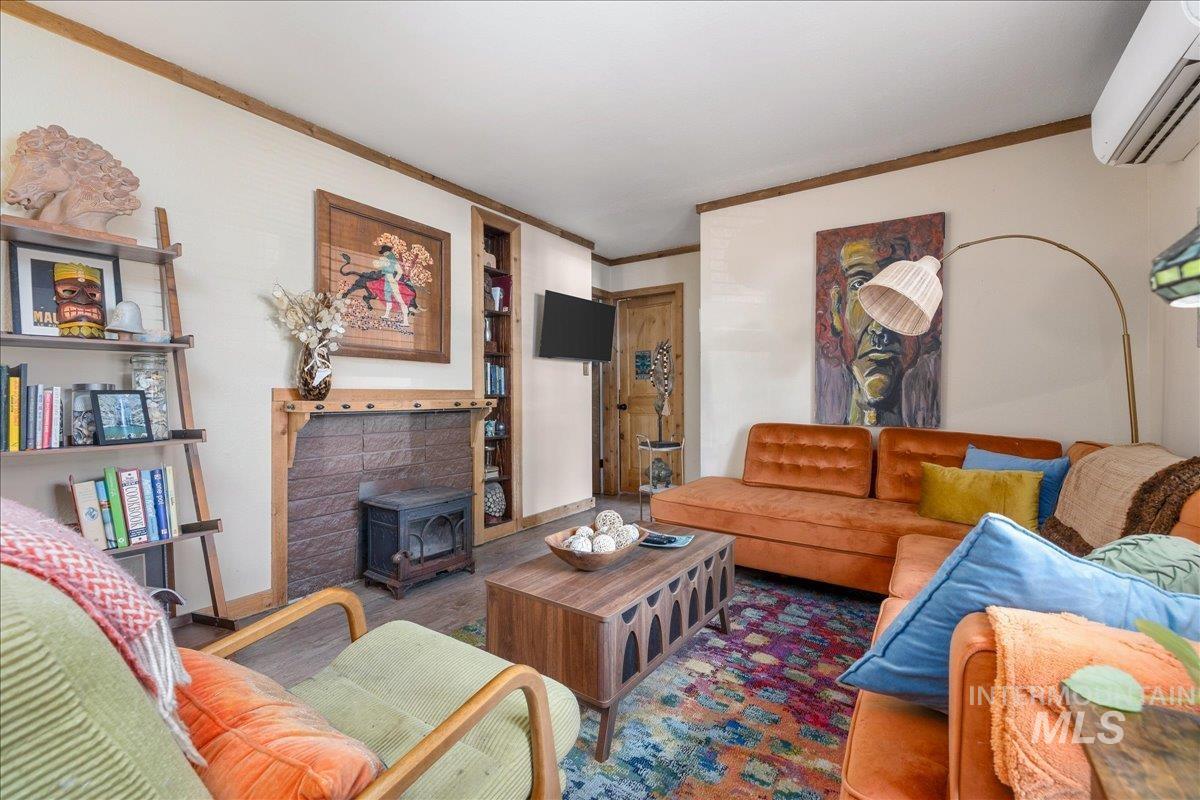 3213 W Edgemoor Road, Boise, Idaho 83703, 2 Bedrooms, 1 Bathroom, Residential For Sale, Price $415,000, 98998224