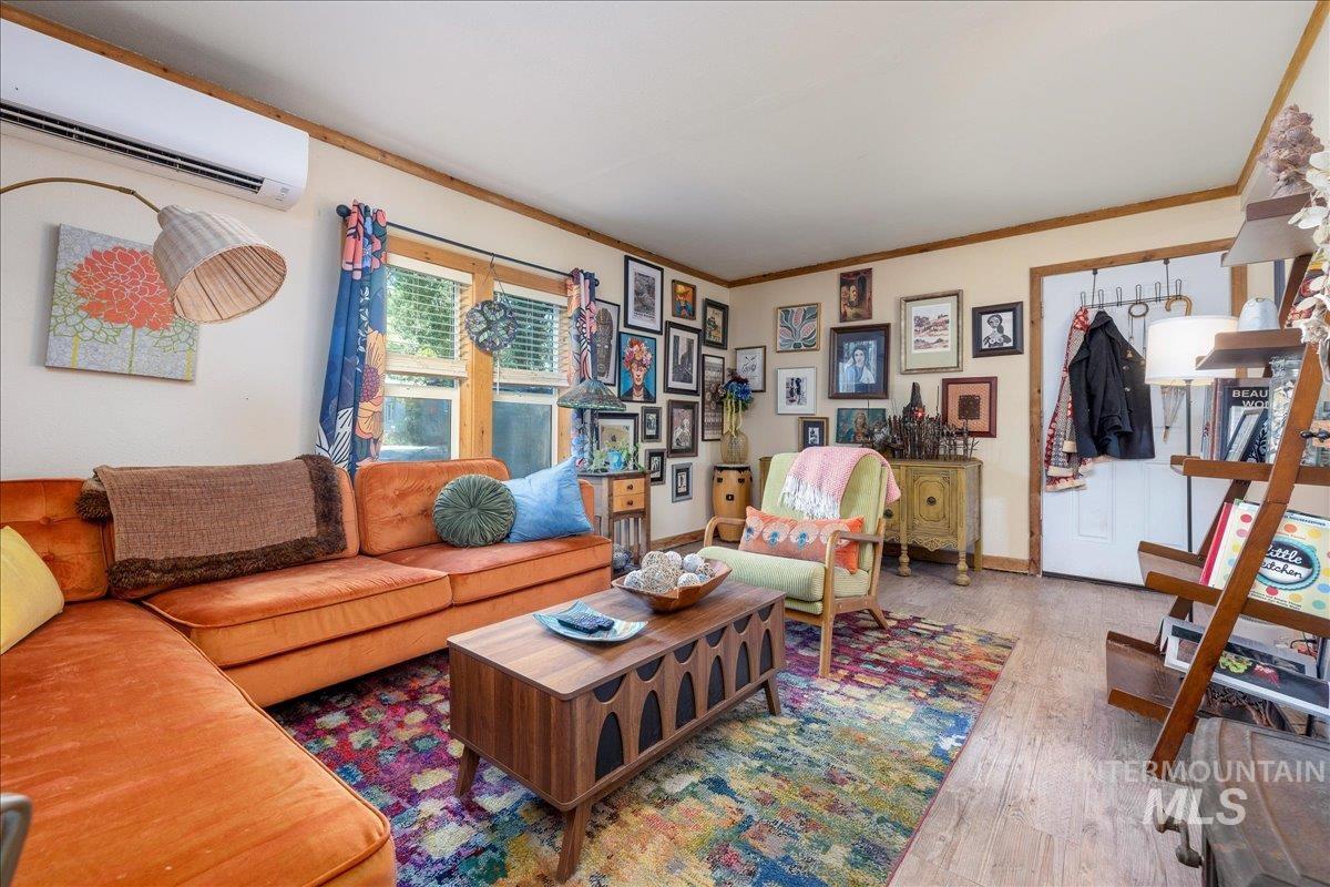 3213 W Edgemoor Road, Boise, Idaho 83703, 2 Bedrooms, 1 Bathroom, Residential For Sale, Price $415,000, 98998224