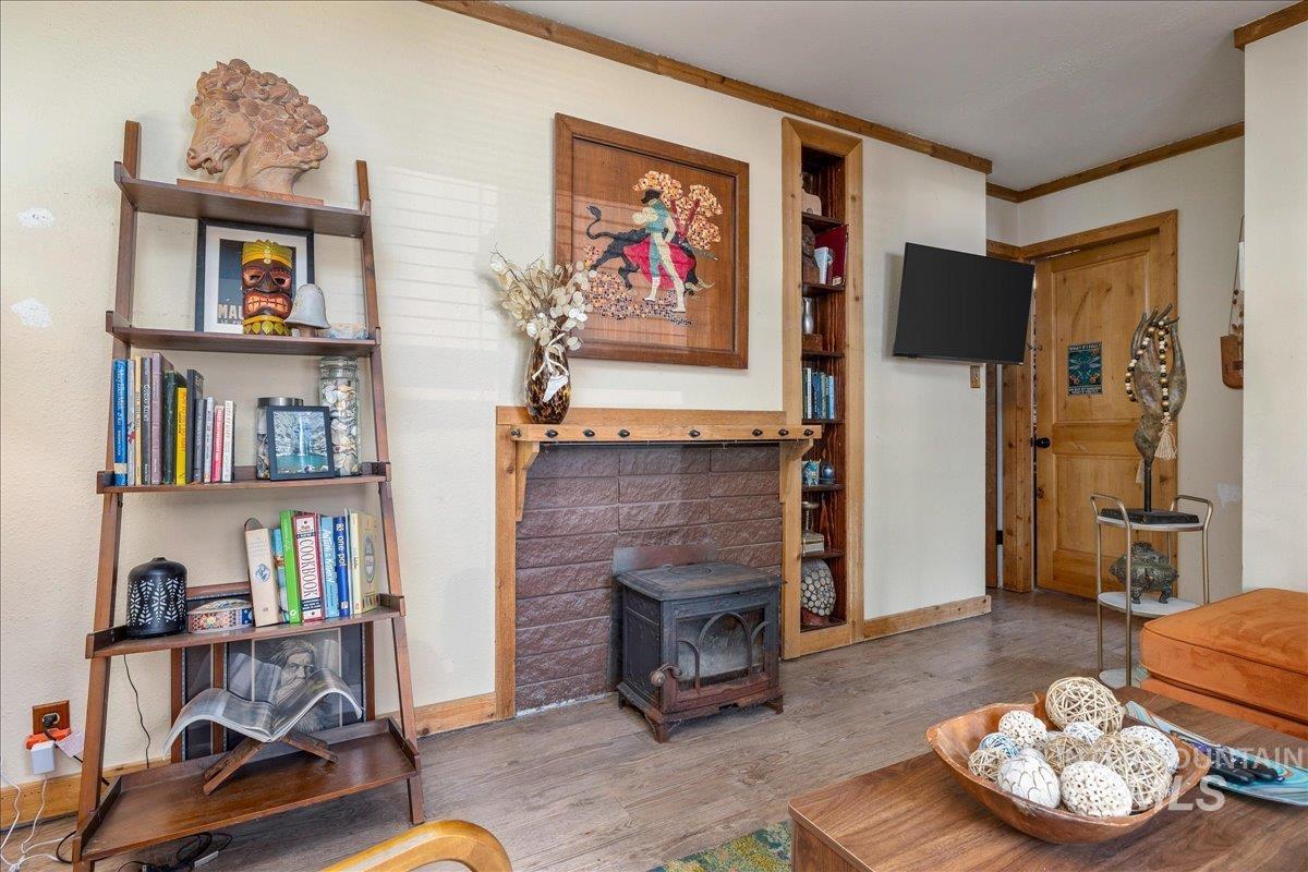 3213 W Edgemoor Road, Boise, Idaho 83703, 2 Bedrooms, 1 Bathroom, Residential For Sale, Price $415,000, 98998224