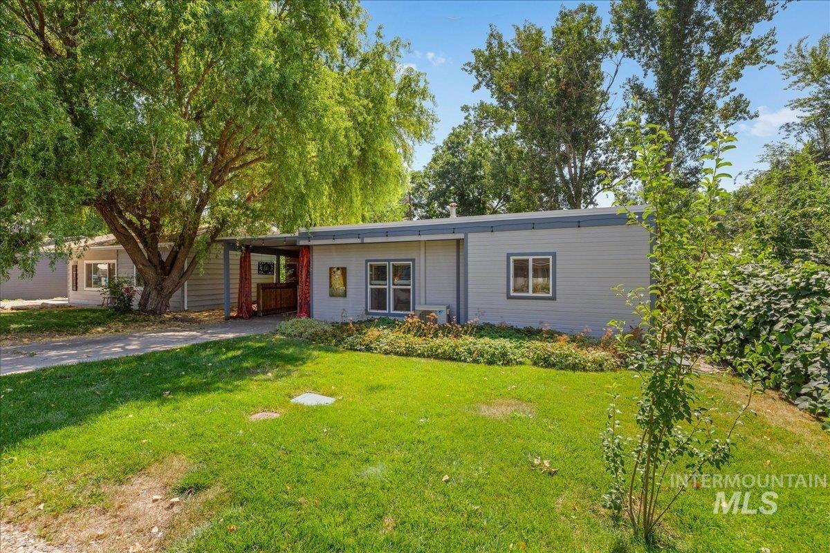 3213 W Edgemoor Road, Boise, Idaho 83703, 2 Bedrooms, 1 Bathroom, Residential For Sale, Price $415,000, 98998224