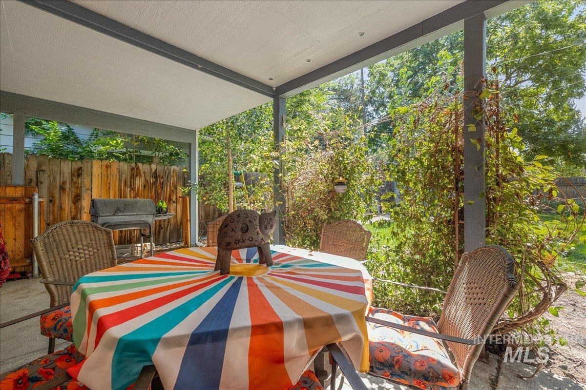 3213 W Edgemoor Road, Boise, Idaho 83703, 2 Bedrooms, 1 Bathroom, Residential For Sale, Price $415,000, 98998224