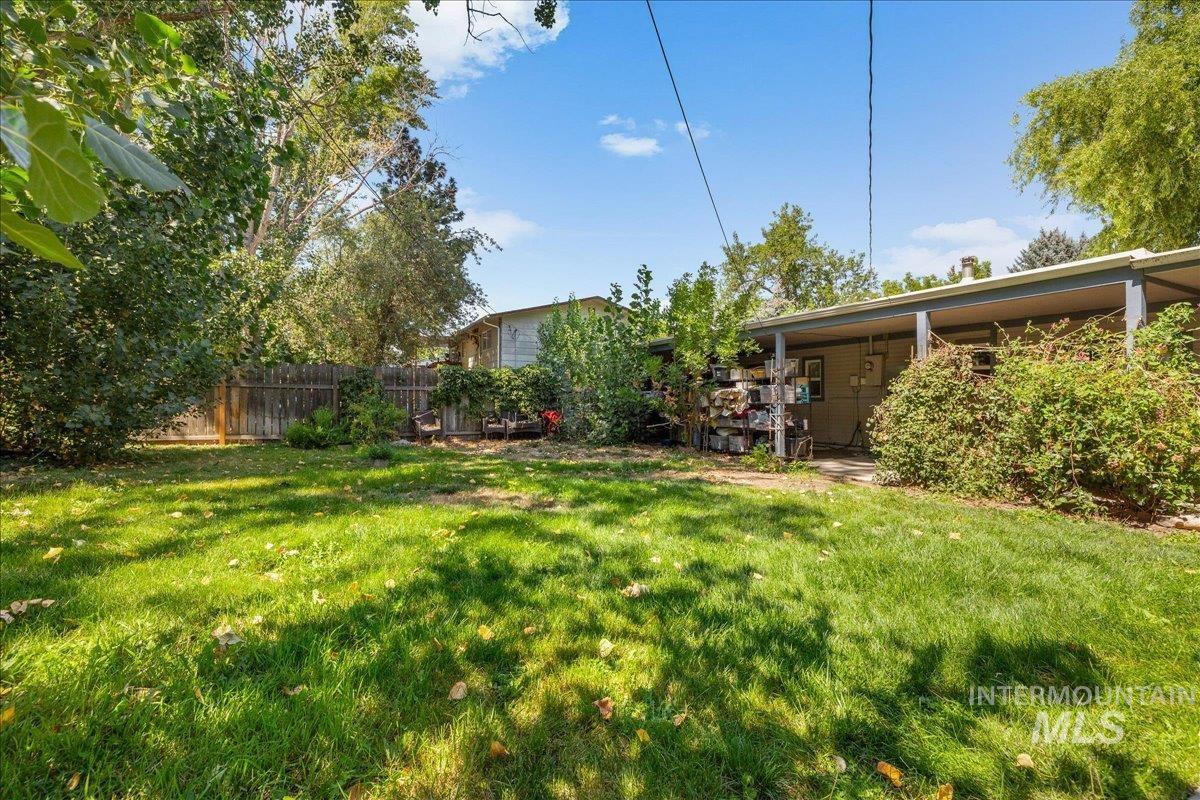 3213 W Edgemoor Road, Boise, Idaho 83703, 2 Bedrooms, 1 Bathroom, Residential For Sale, Price $415,000, 98998224