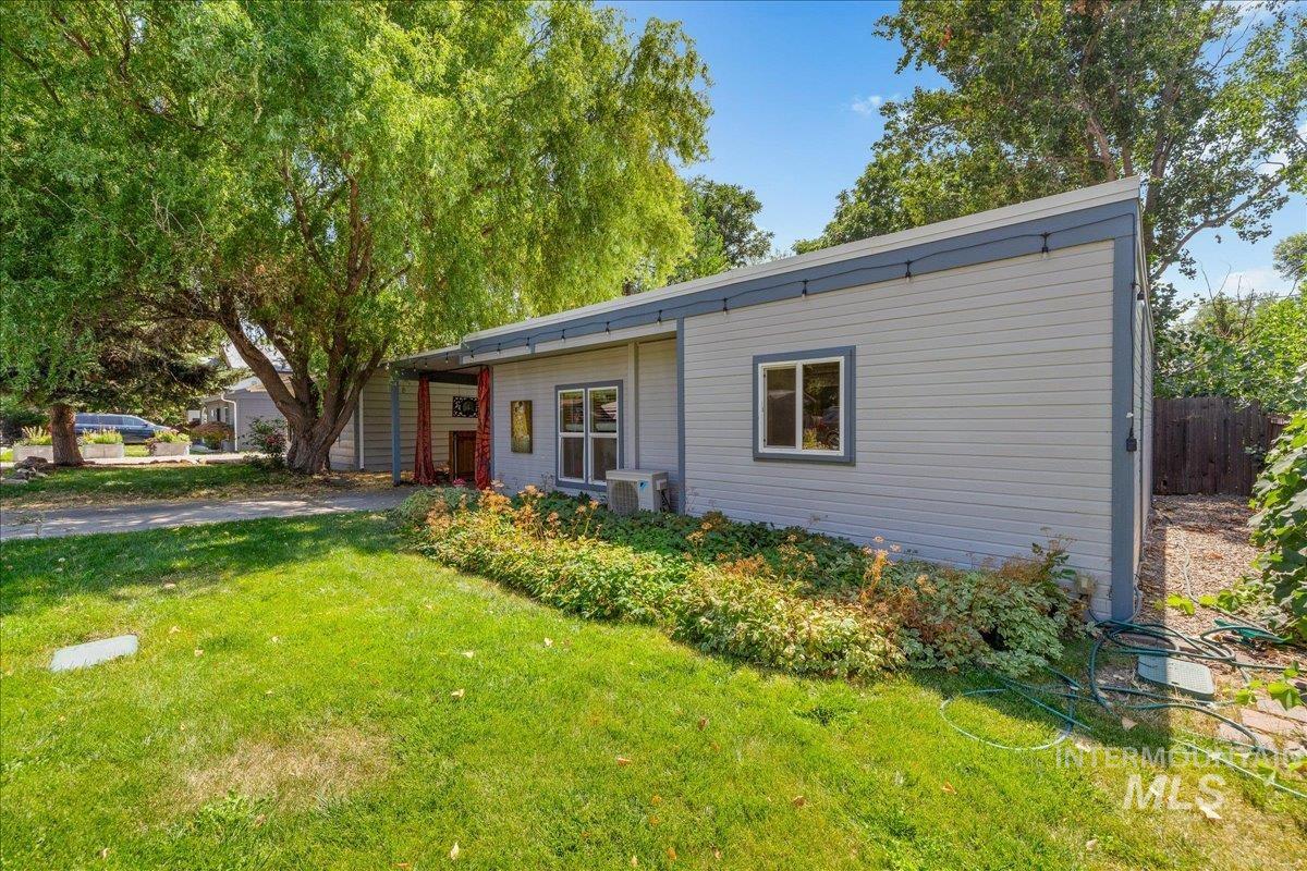 3213 W Edgemoor Road, Boise, Idaho 83703, 2 Bedrooms, 1 Bathroom, Residential For Sale, Price $415,000, 98998224