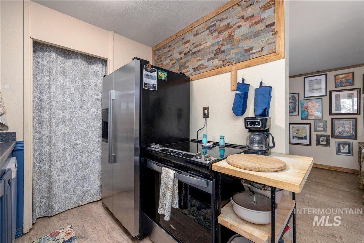 3213 W Edgemoor Road, Boise, Idaho 83703, 2 Bedrooms, 1 Bathroom, Residential For Sale, Price $415,000, 98998224
