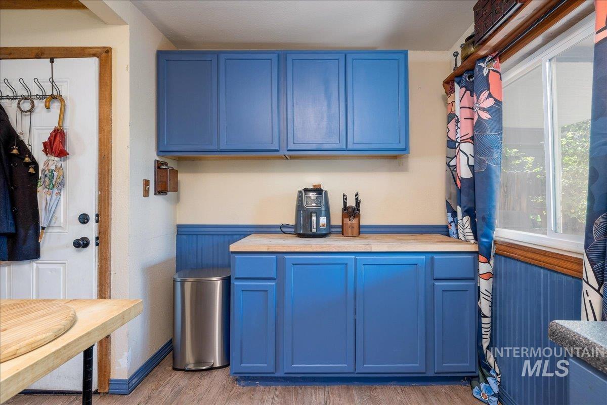 3213 W Edgemoor Road, Boise, Idaho 83703, 2 Bedrooms, 1 Bathroom, Residential For Sale, Price $415,000, 98998224