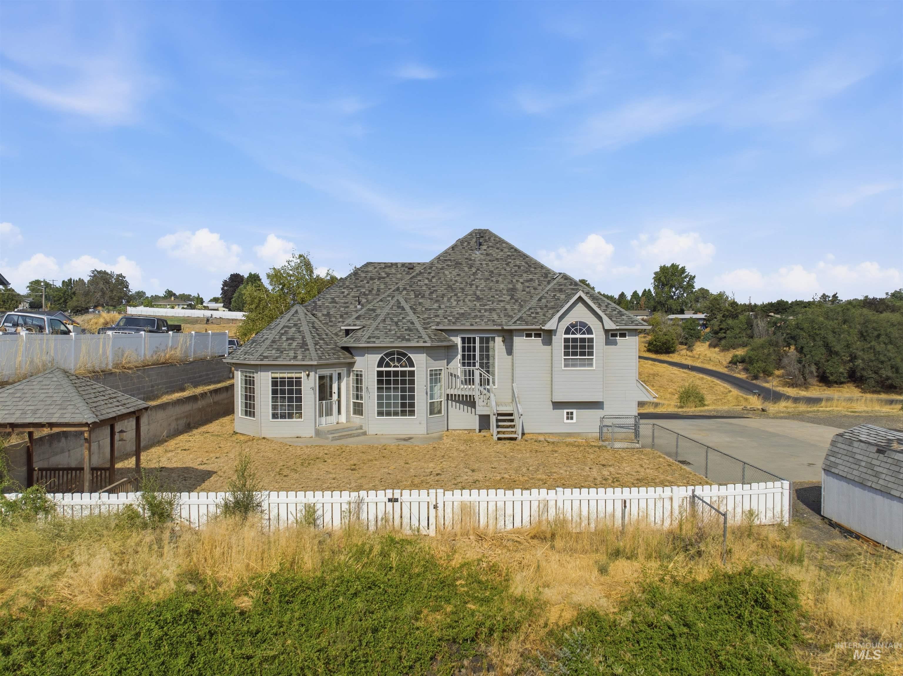 2625 16th St, Clarkston, Washington 99403, 3 Bedrooms, 2 Bathrooms, Residential For Sale, Price $465,000, 98998237
