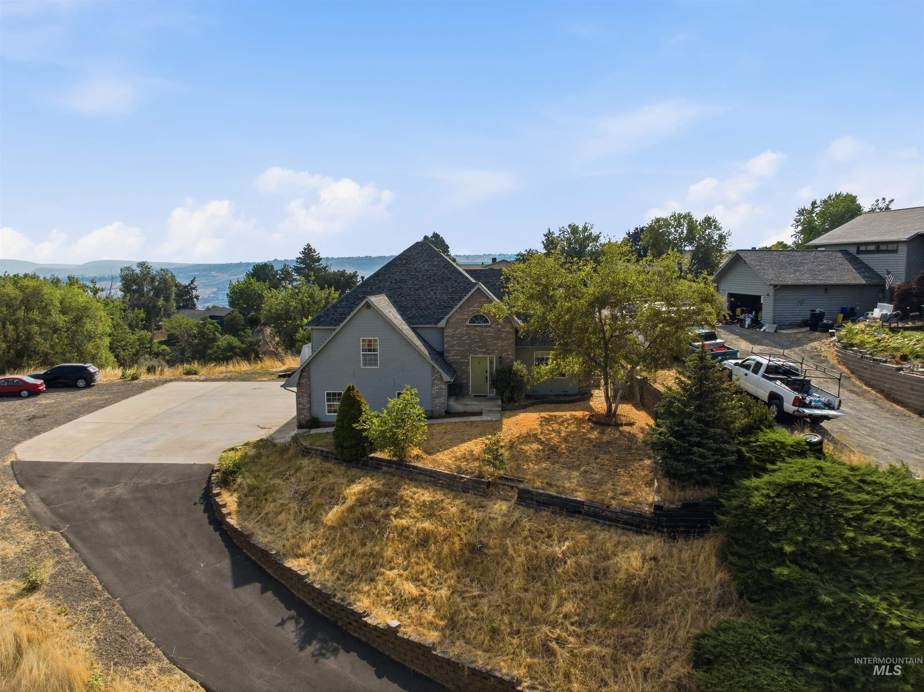 2625 16th St, Clarkston, Washington 99403, 3 Bedrooms, 2 Bathrooms, Residential For Sale, Price $465,000, 98998237