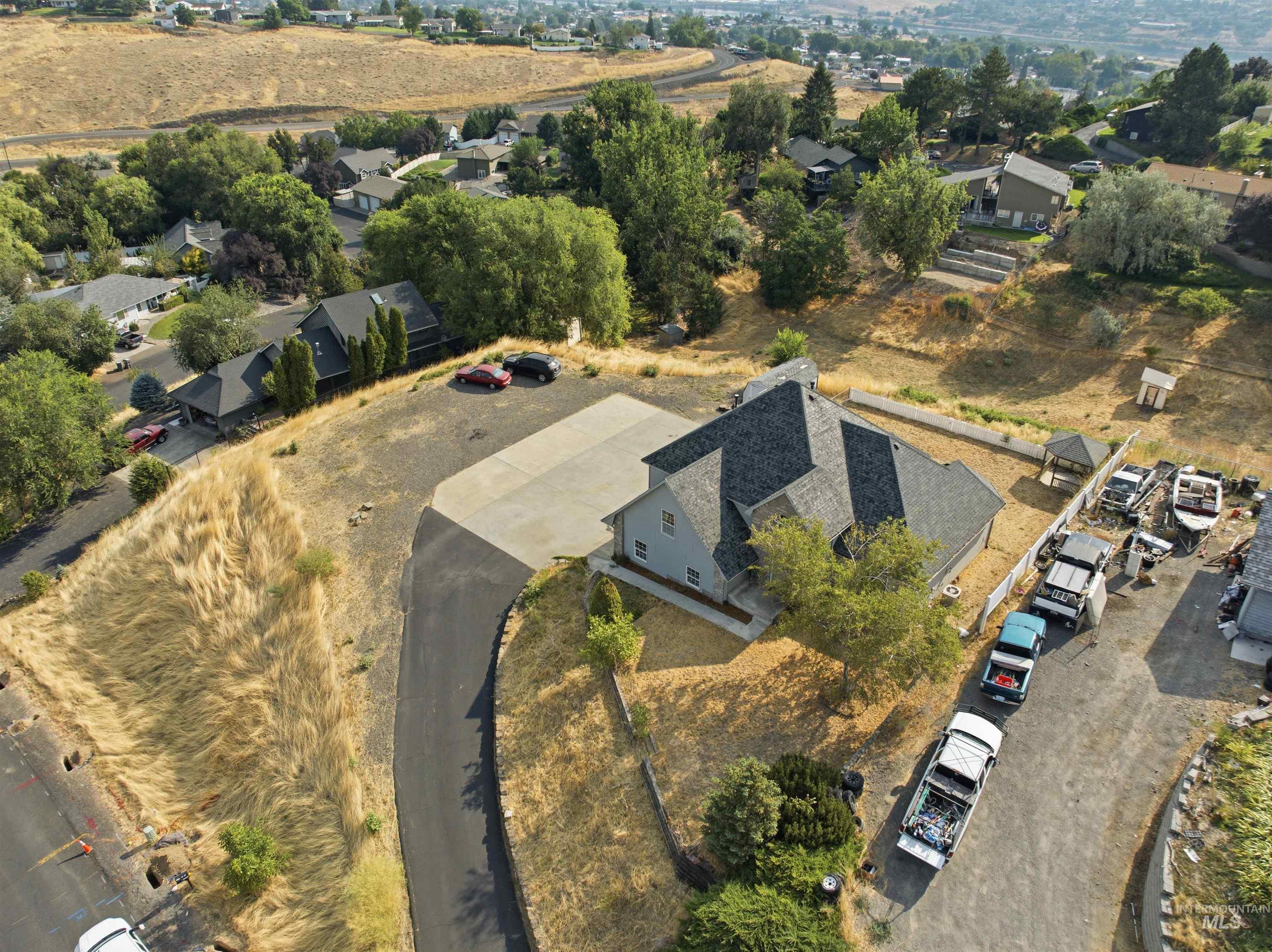 2625 16th St, Clarkston, Washington 99403, 3 Bedrooms, 2 Bathrooms, Residential For Sale, Price $465,000, 98998237