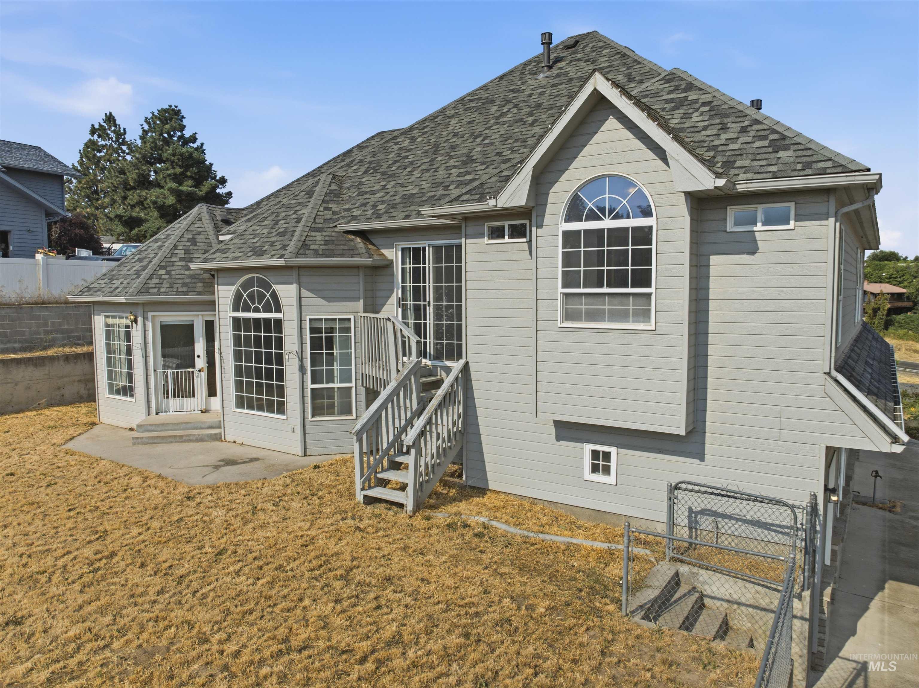 2625 16th St, Clarkston, Washington 99403, 3 Bedrooms, 2 Bathrooms, Residential For Sale, Price $465,000, 98998237