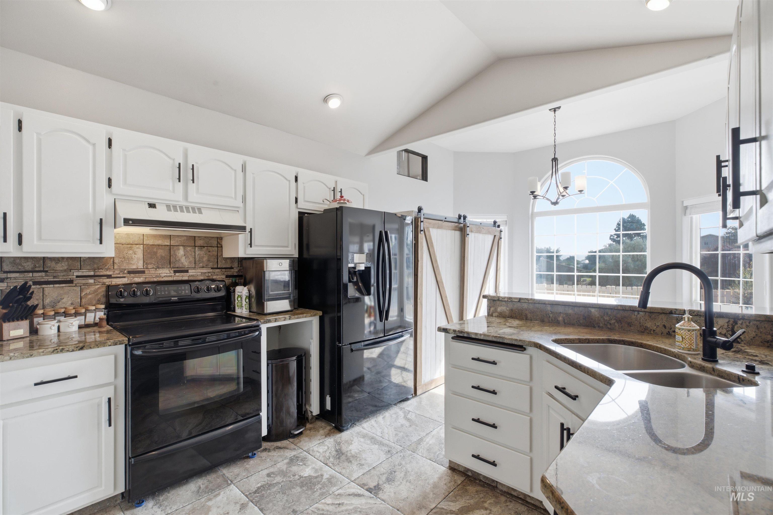 2625 16th St, Clarkston, Washington 99403, 3 Bedrooms, 2 Bathrooms, Residential For Sale, Price $465,000, 98998237